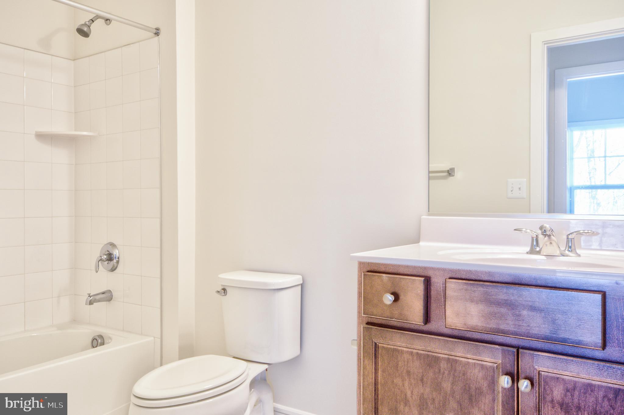 LAKE FREDERICK - Residential Lease