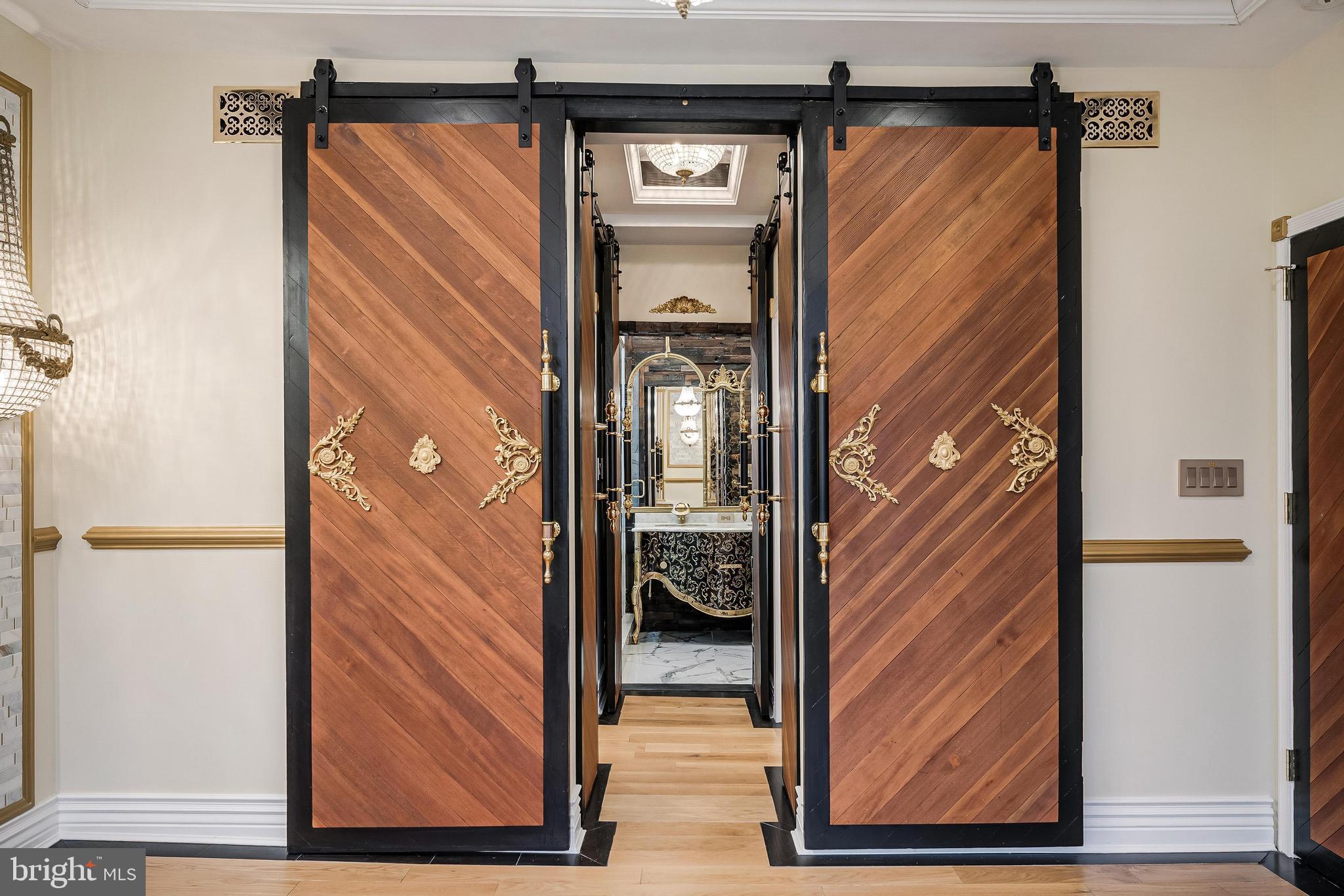 HISTORIC OLD TOWN - Residential