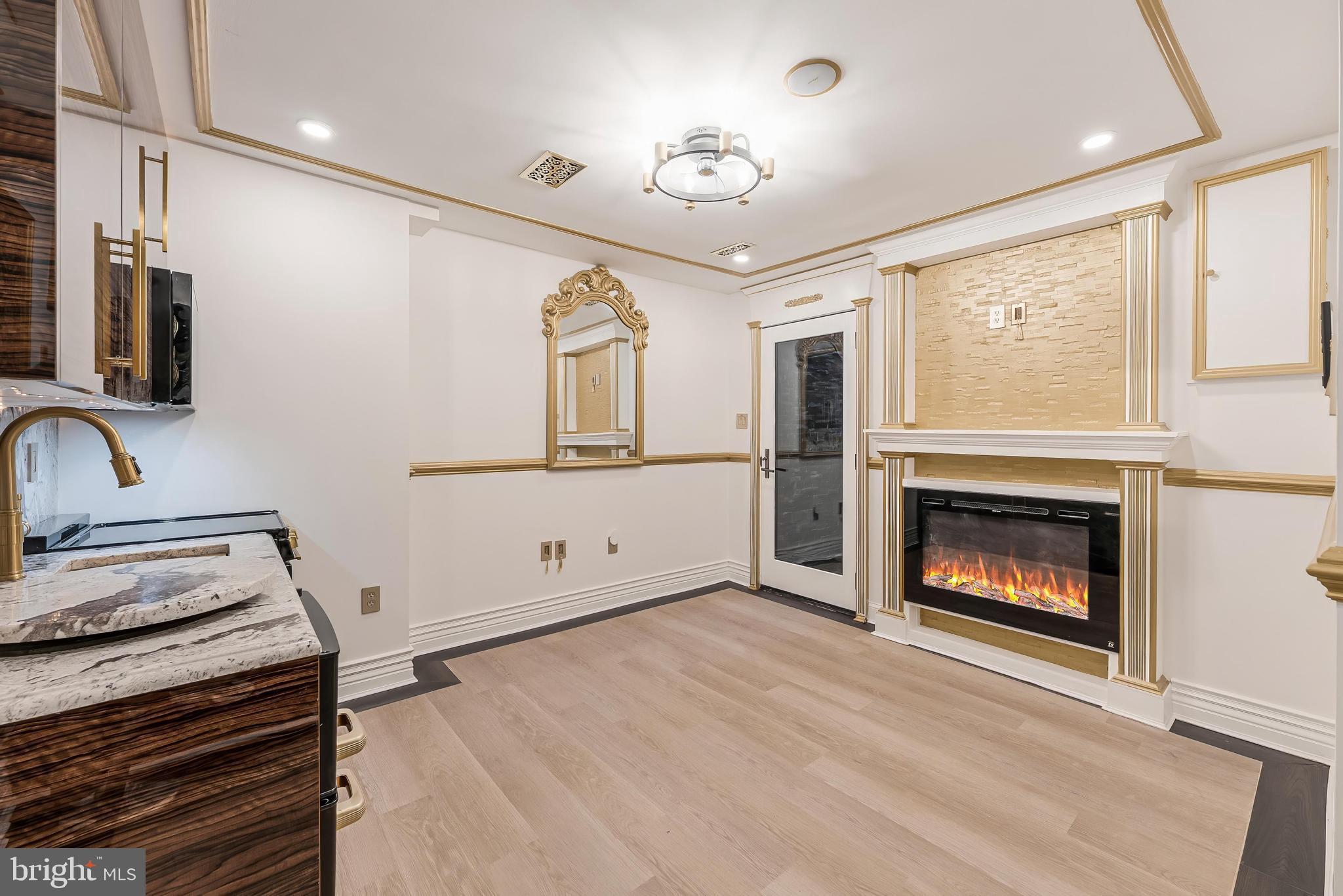 HISTORIC OLD TOWN - Residential