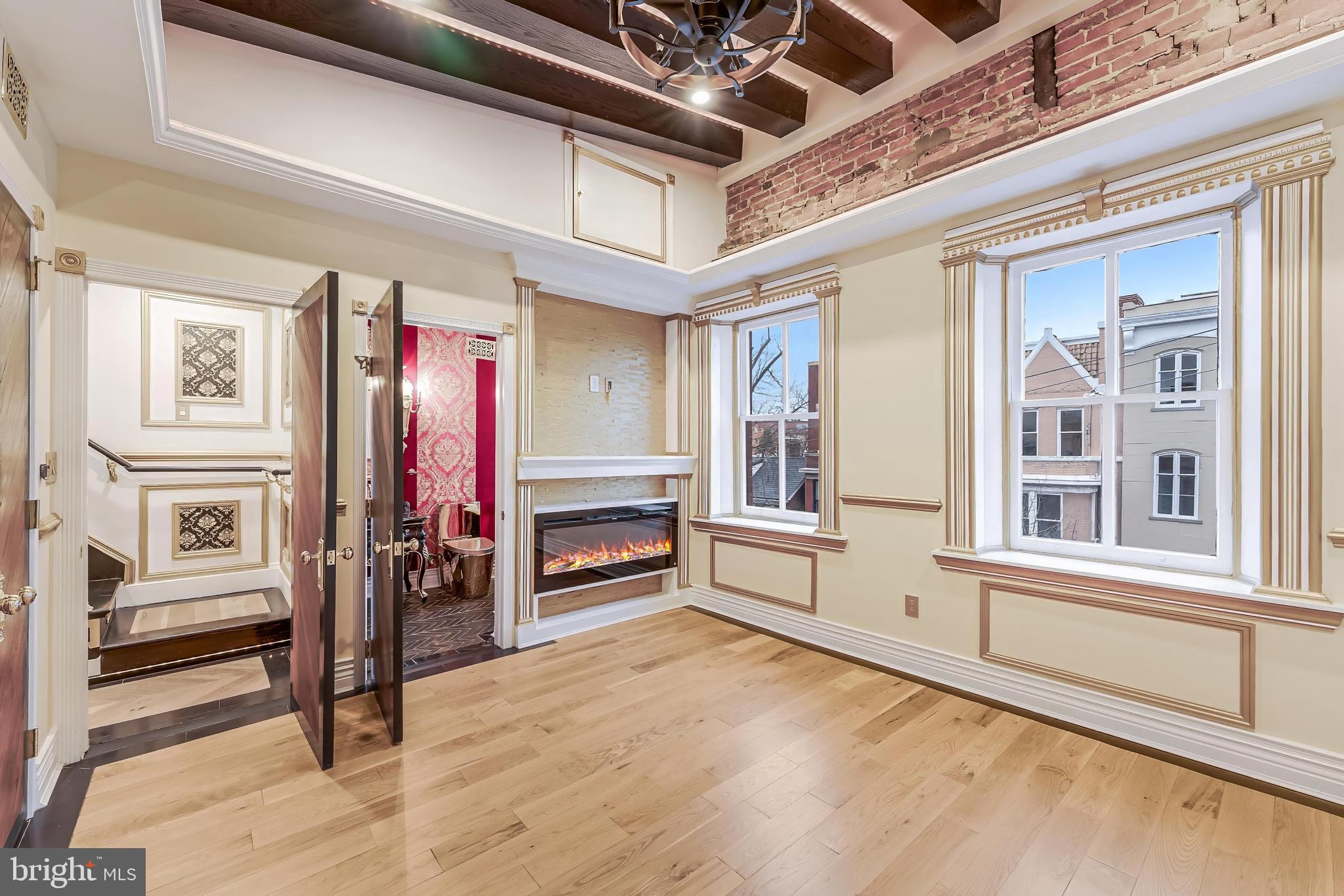 HISTORIC OLD TOWN - Residential