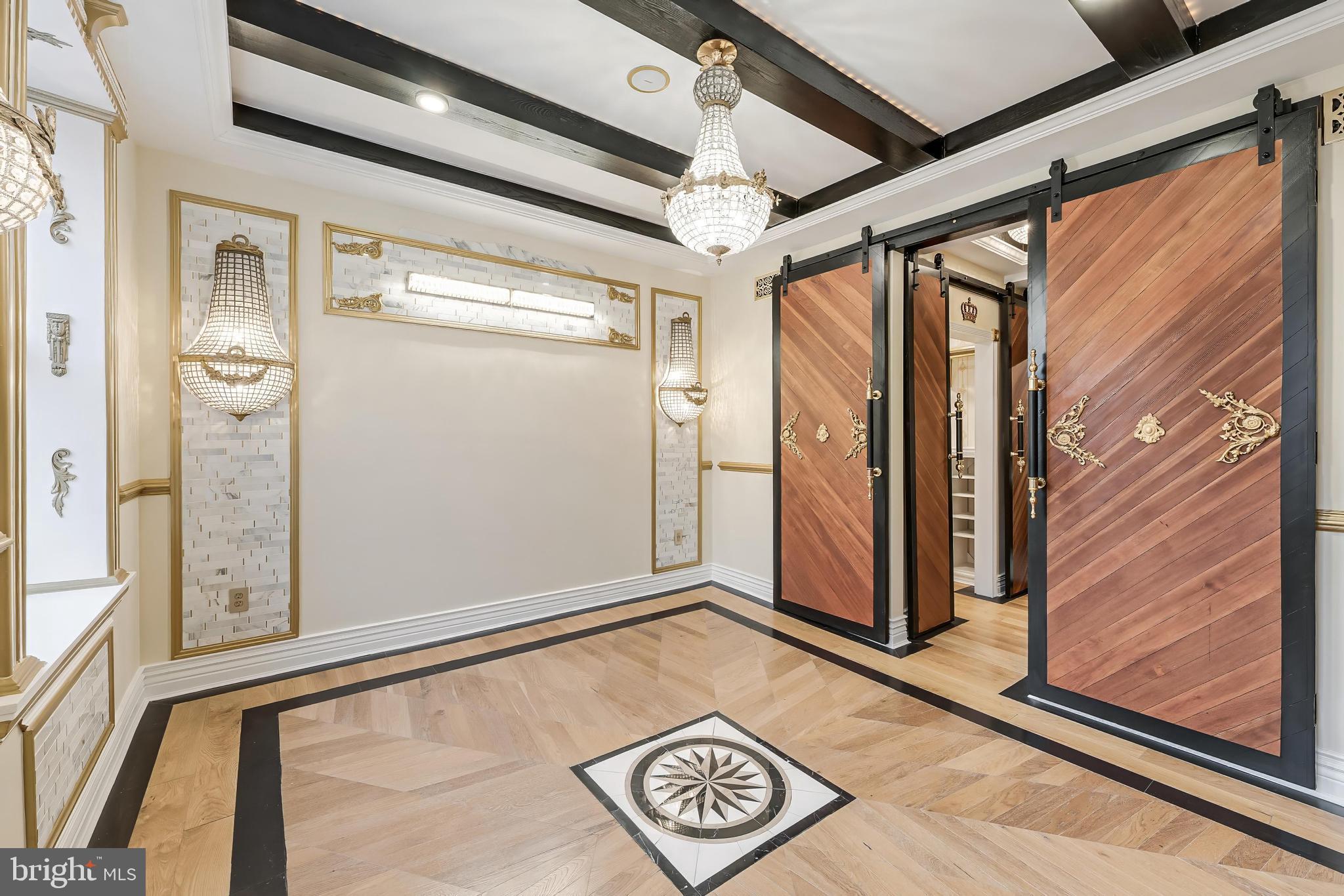 HISTORIC OLD TOWN - Residential