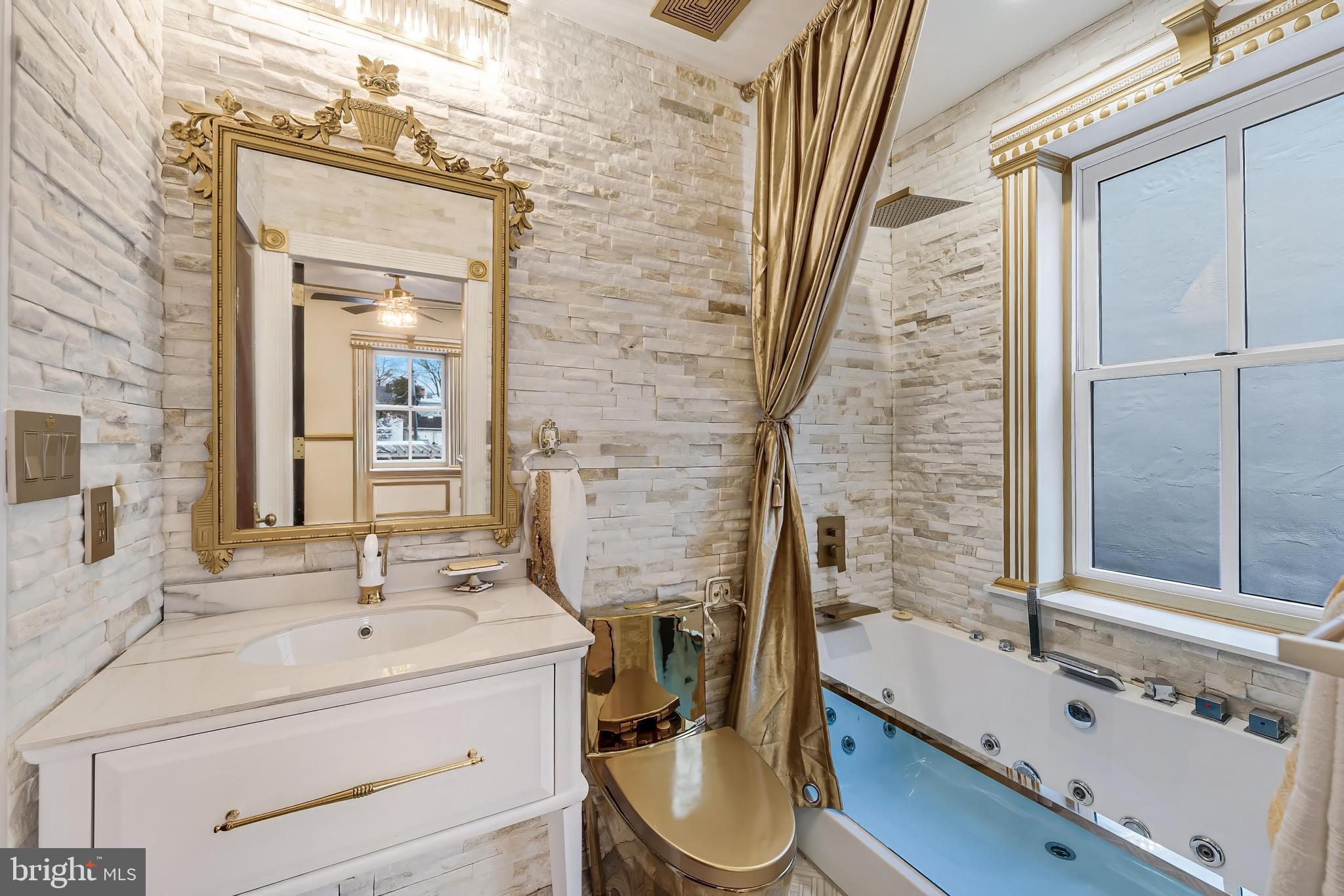 HISTORIC OLD TOWN - Residential