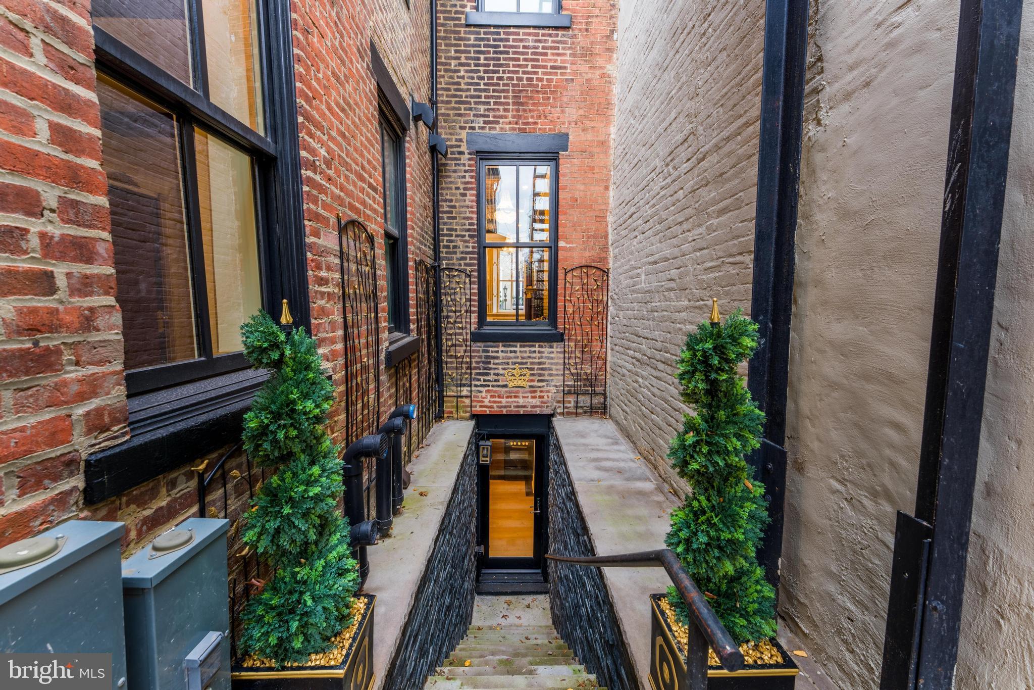 HISTORIC OLD TOWN - Residential