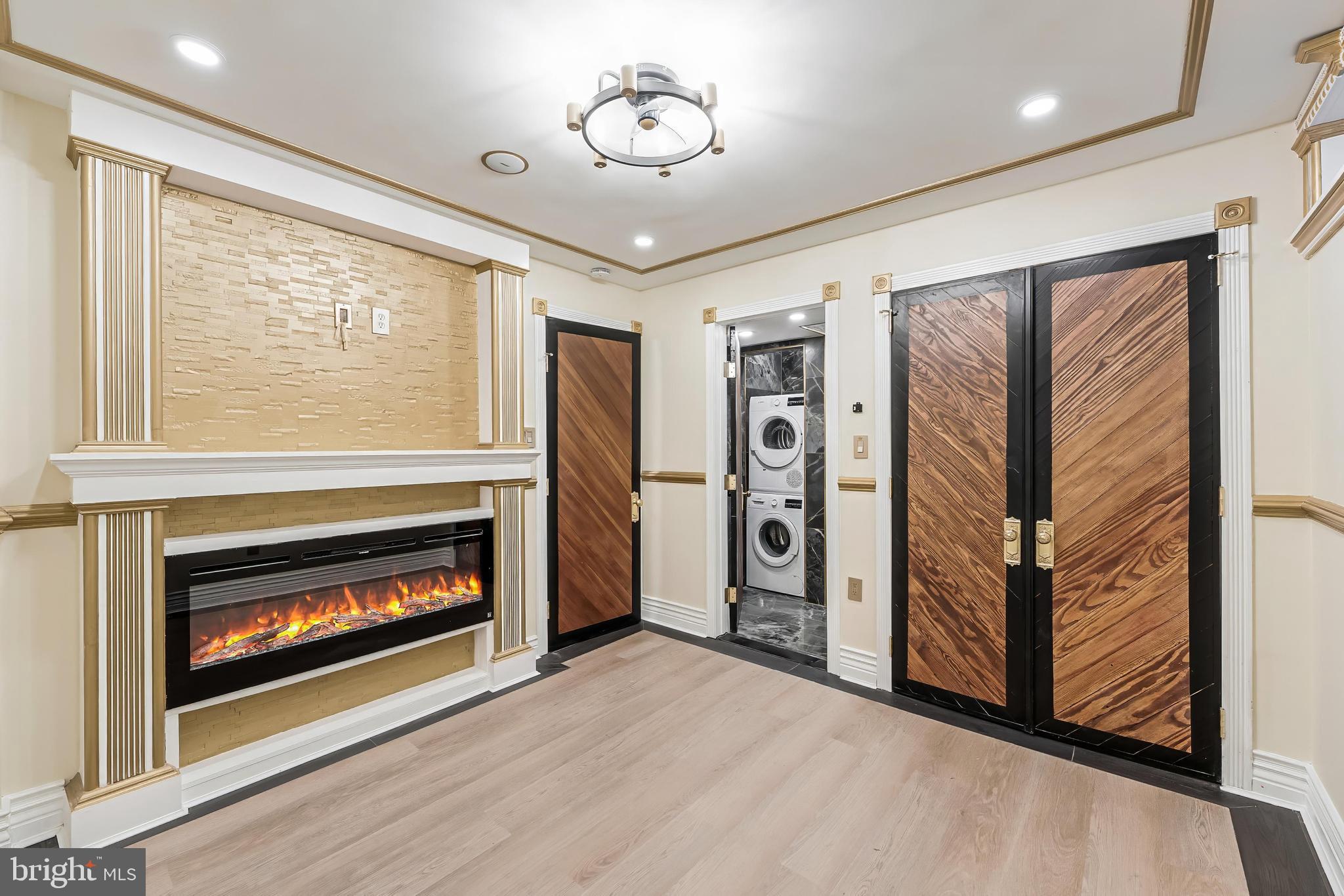 HISTORIC OLD TOWN - Residential