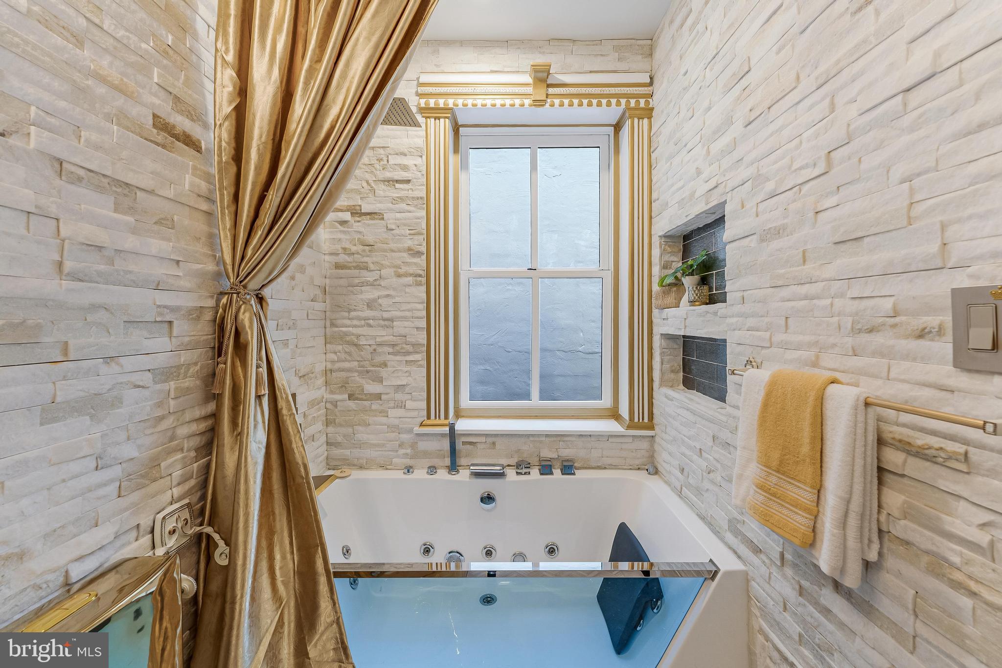 HISTORIC OLD TOWN - Residential