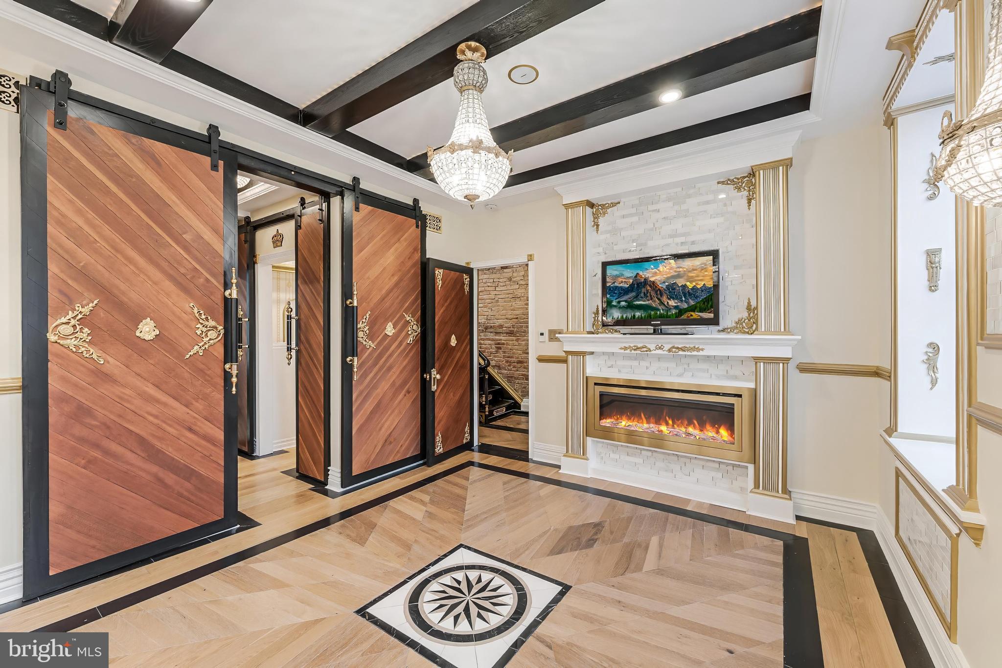 HISTORIC OLD TOWN - Residential