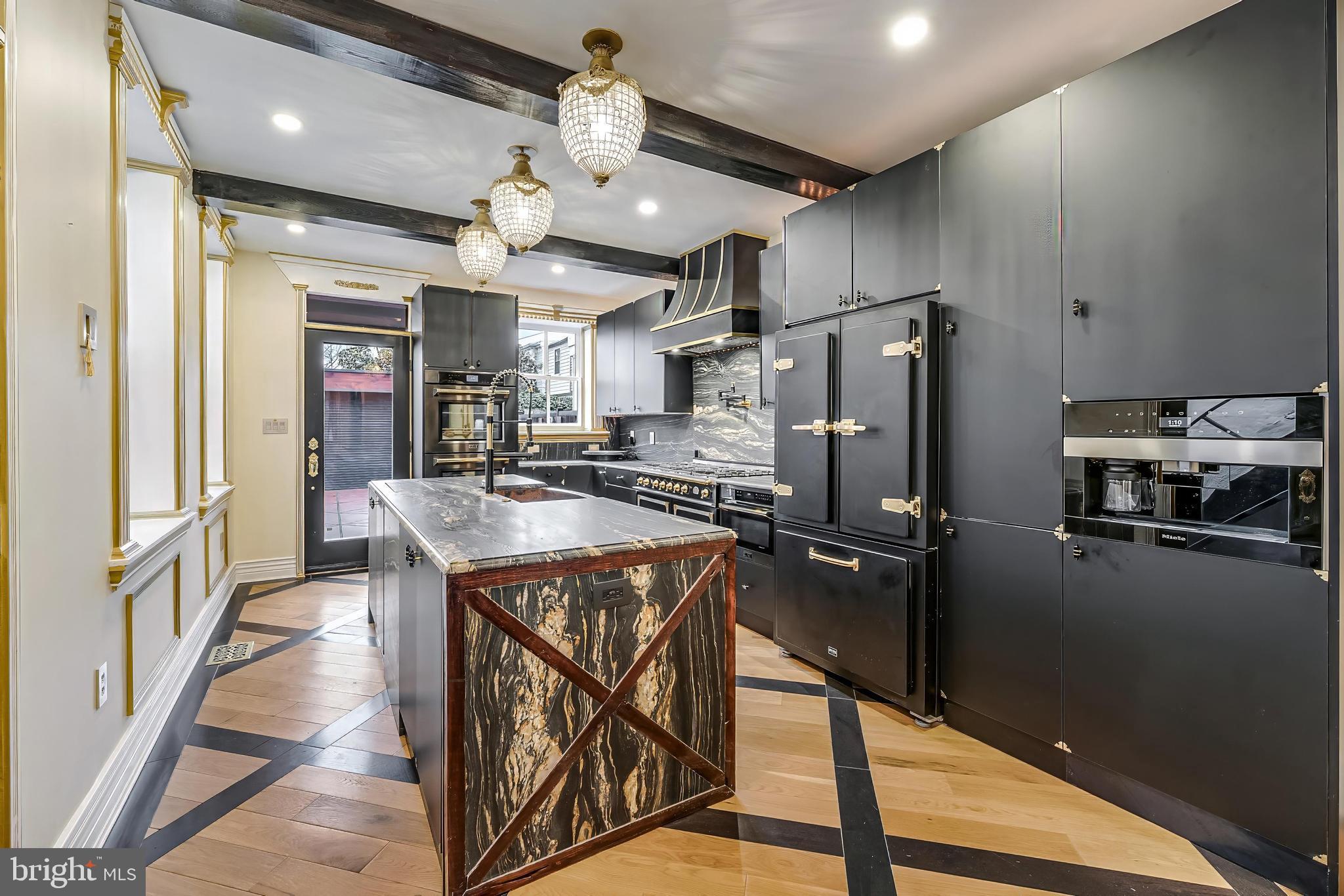 HISTORIC OLD TOWN - Residential