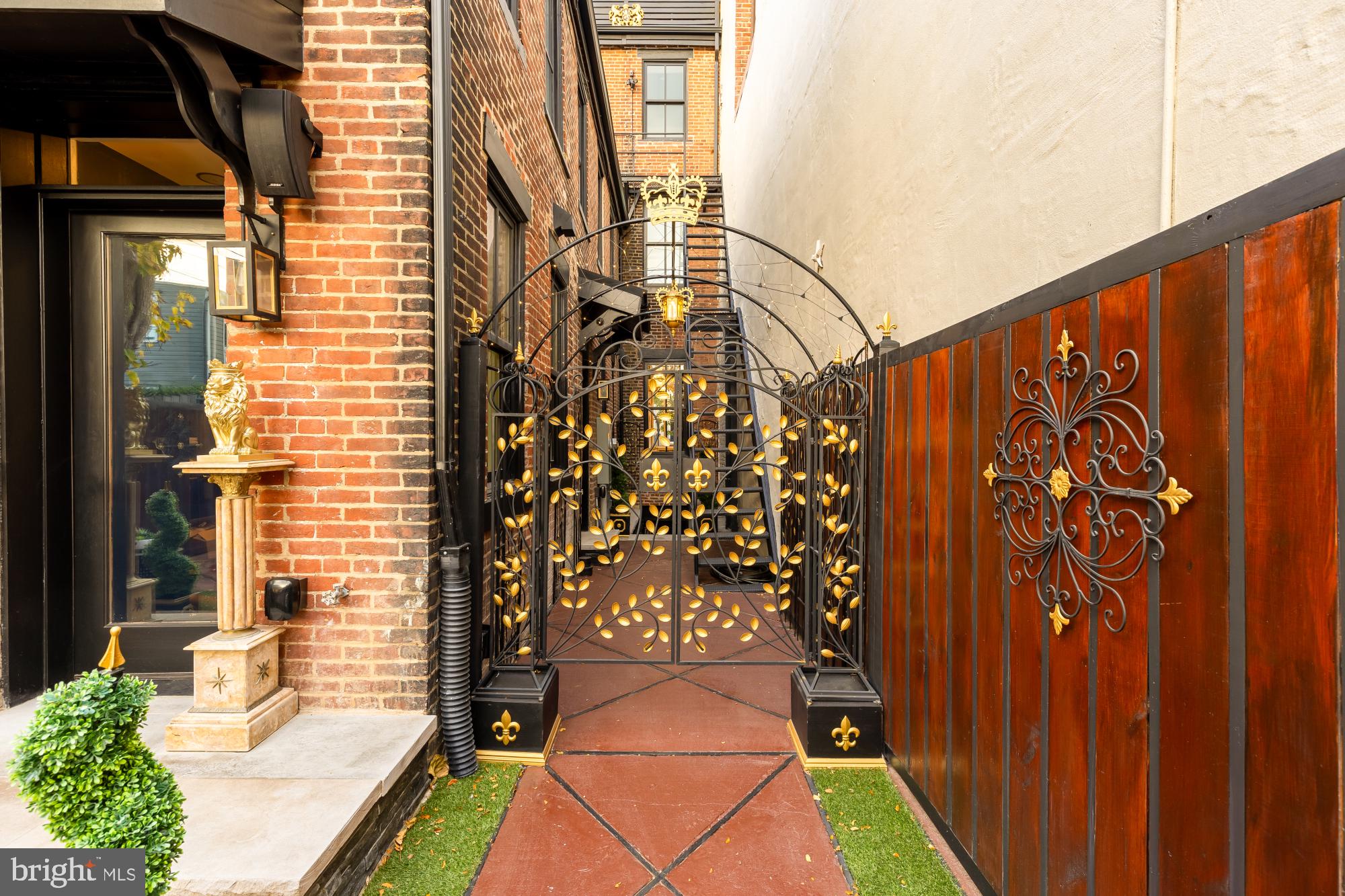 HISTORIC OLD TOWN - Residential