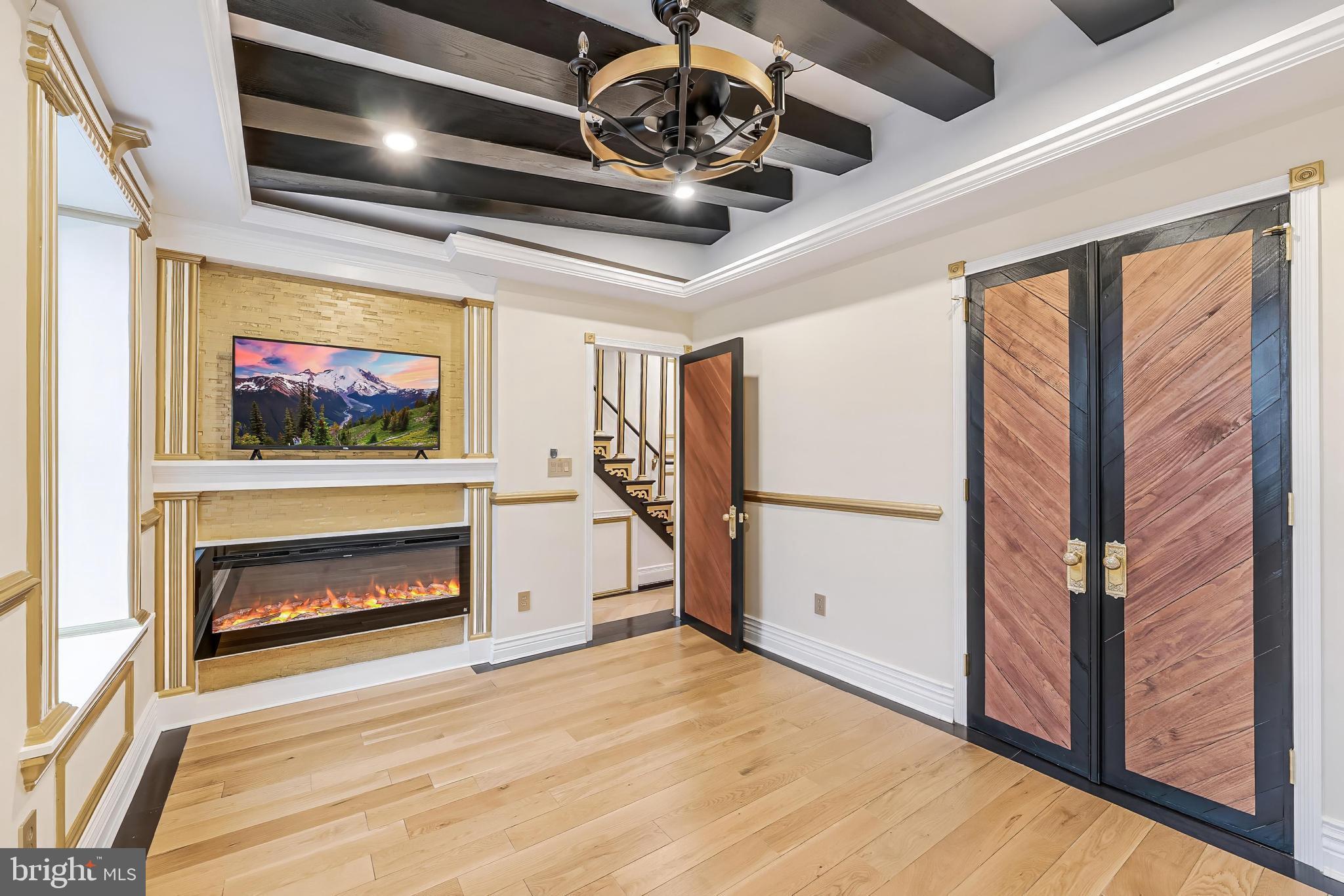 HISTORIC OLD TOWN - Residential