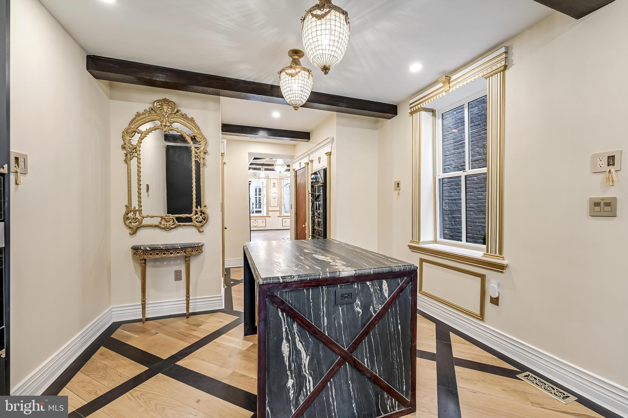 HISTORIC OLD TOWN - Residential