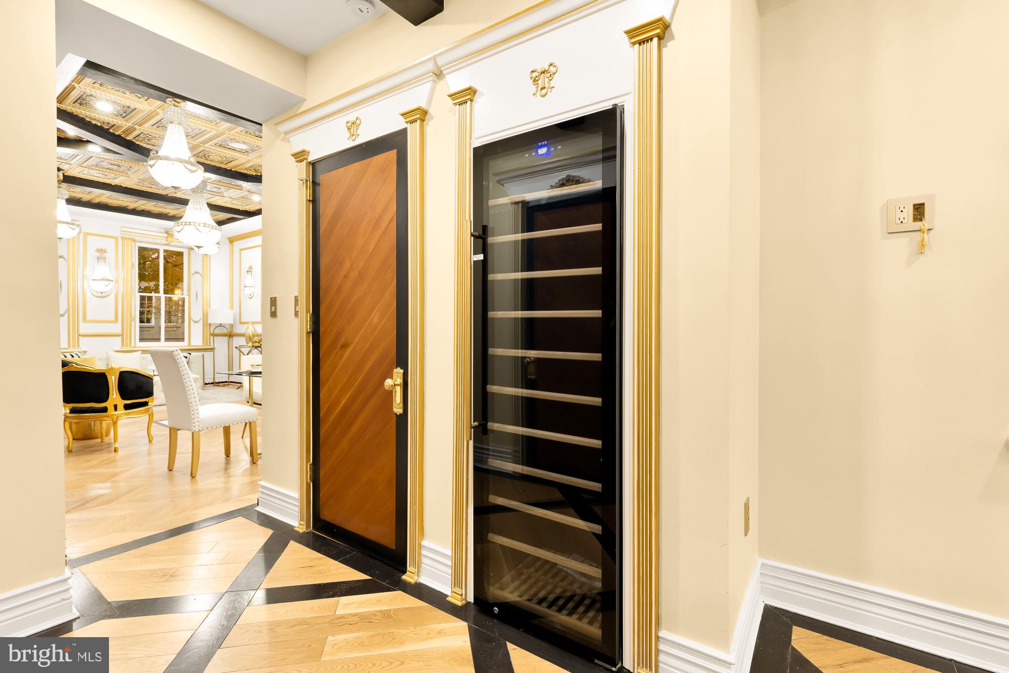 HISTORIC OLD TOWN - Residential