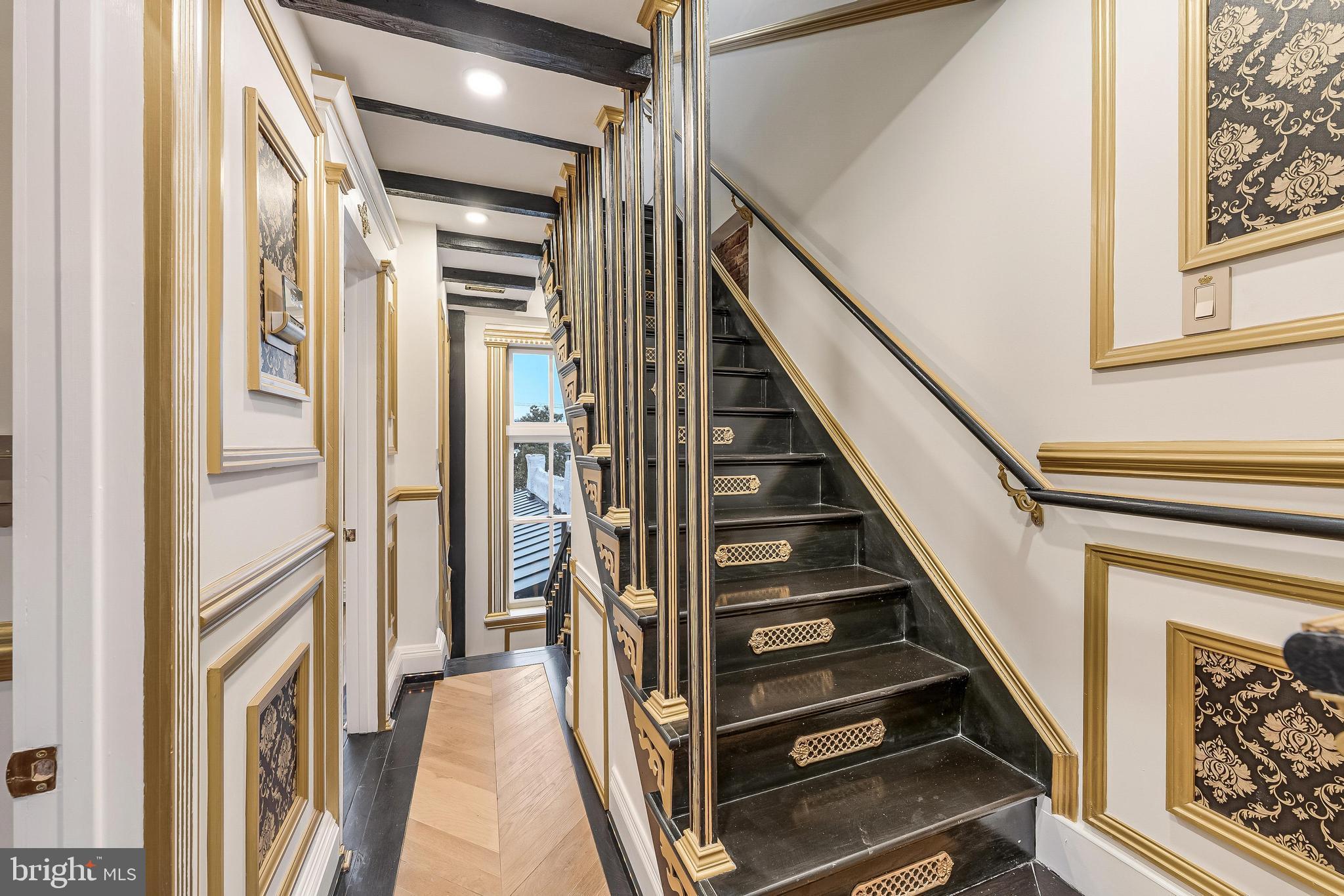 HISTORIC OLD TOWN - Residential