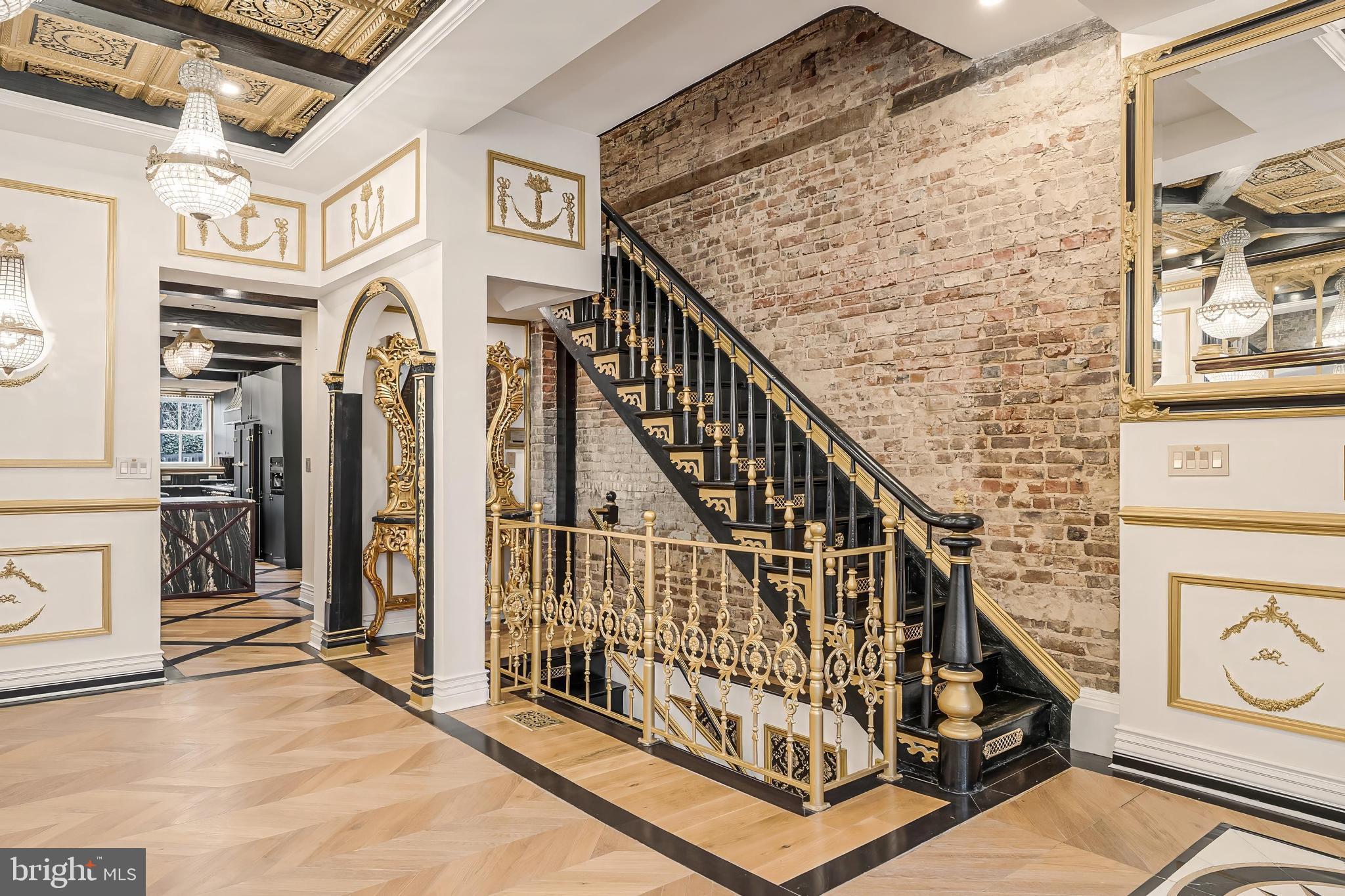 HISTORIC OLD TOWN - Residential