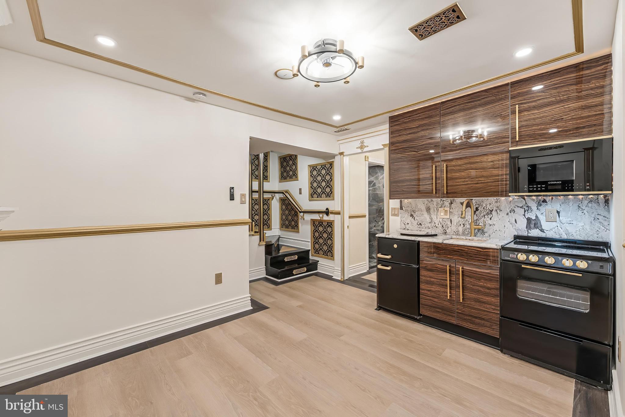 HISTORIC OLD TOWN - Residential