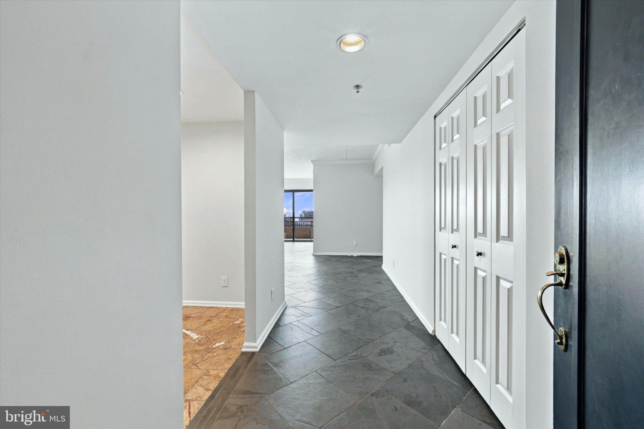 1100 LOVERING AVENUE 1202
