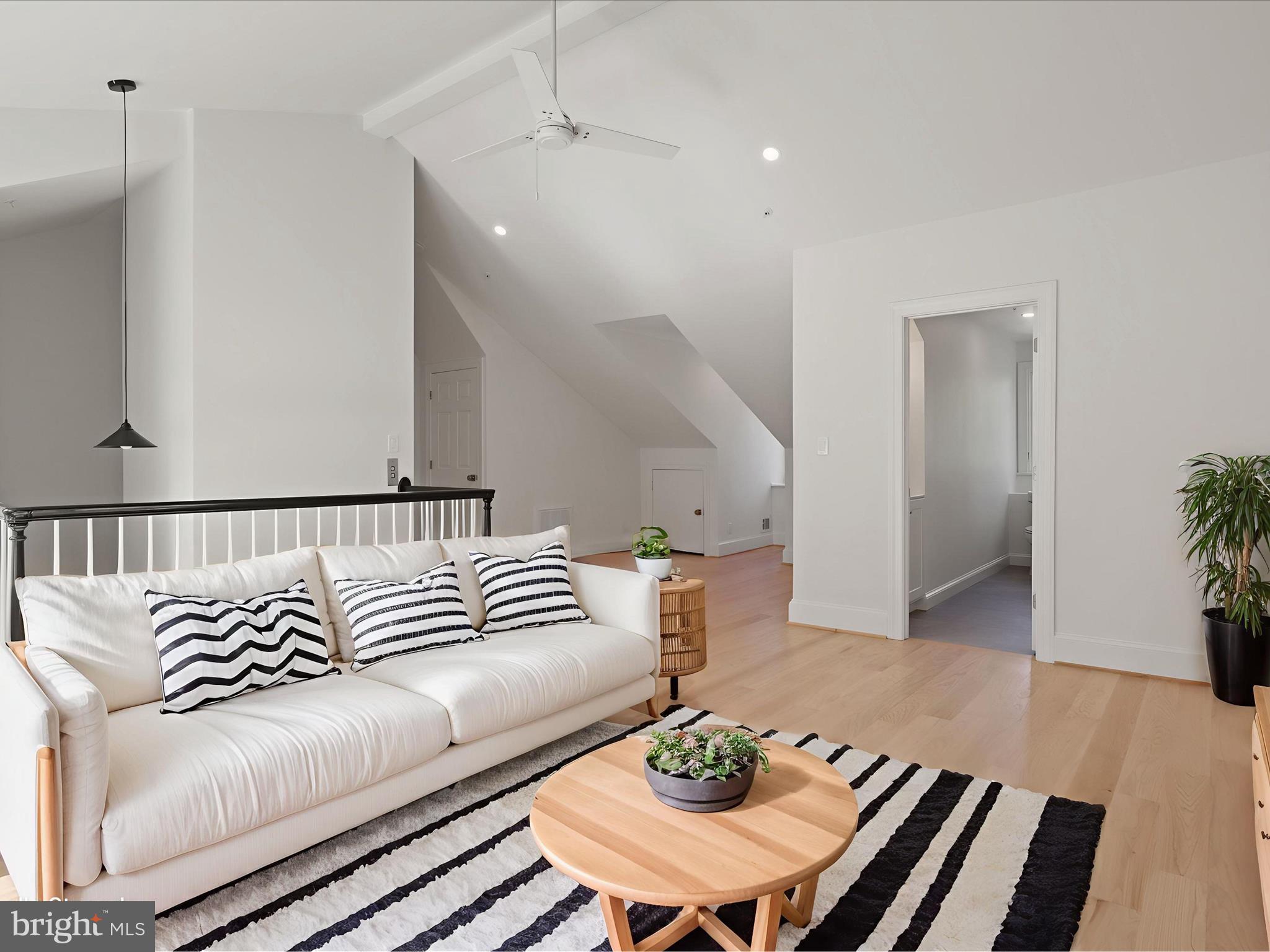 KINGS MANOR SCOTTS - Residential