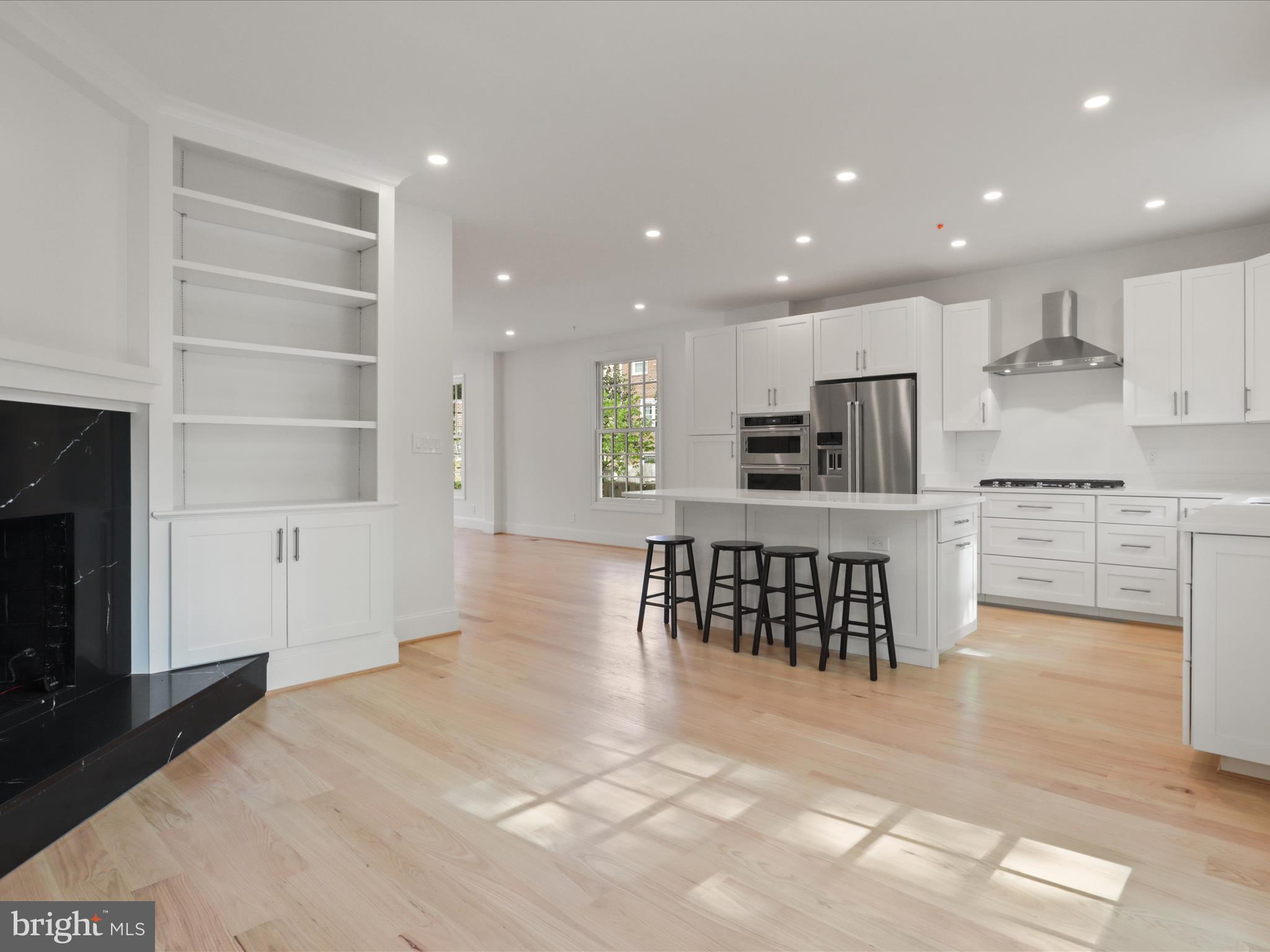 KINGS MANOR SCOTTS - Residential