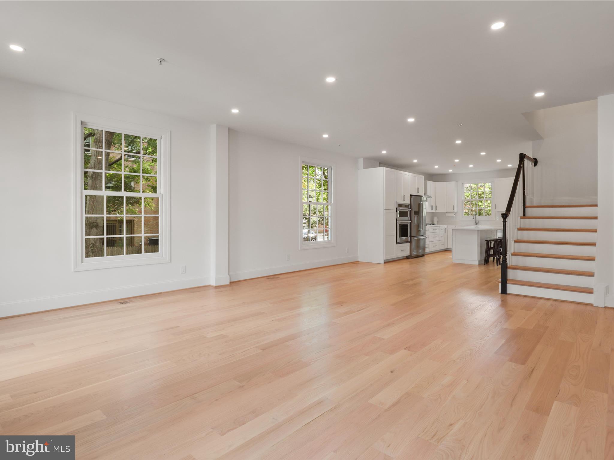 KINGS MANOR SCOTTS - Residential