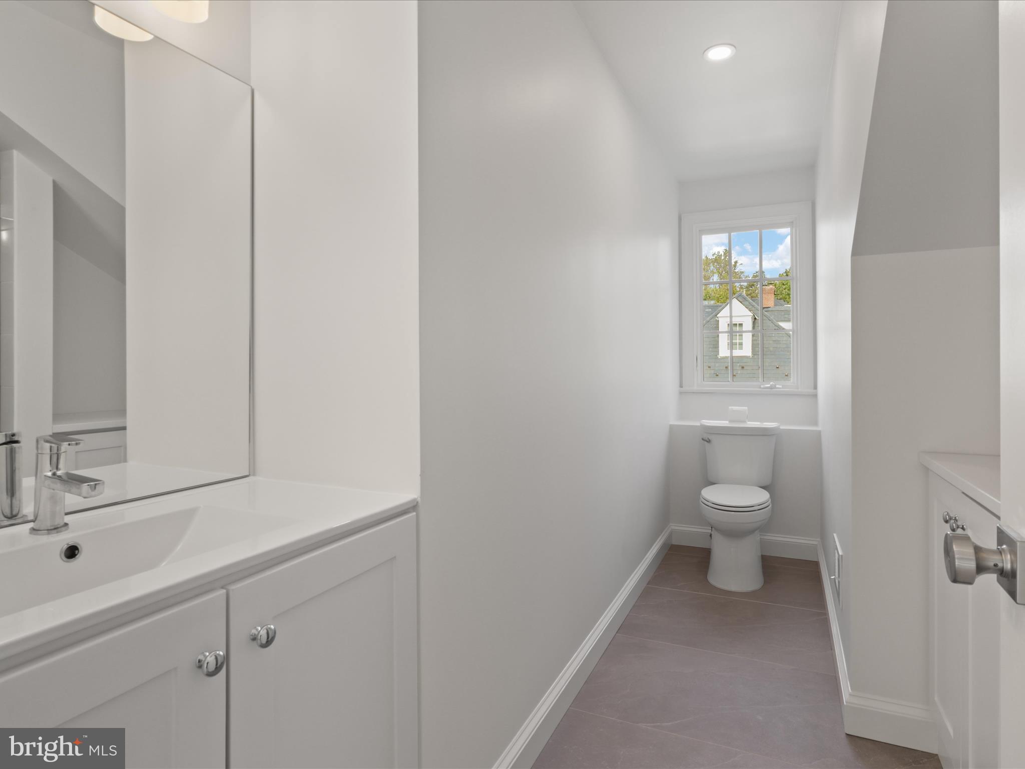 KINGS MANOR SCOTTS - Residential