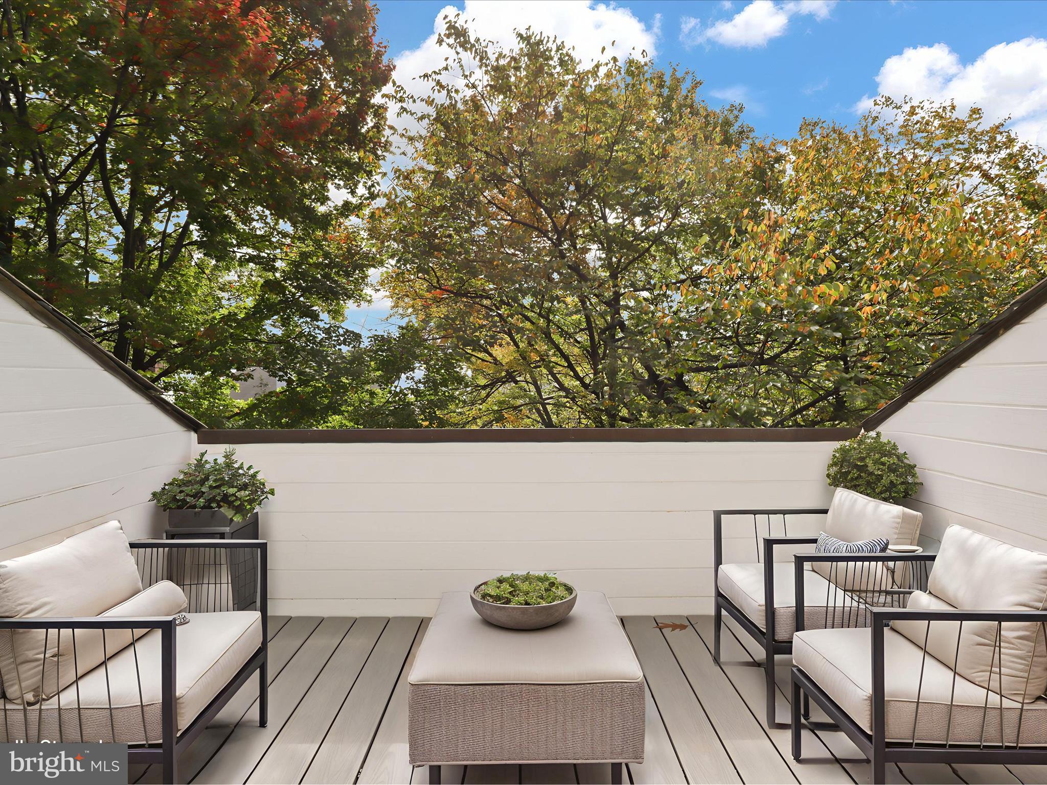 KINGS MANOR SCOTTS - Residential