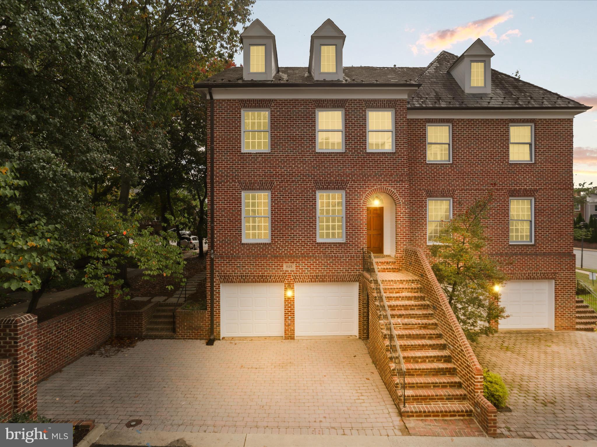 KINGS MANOR SCOTTS - Residential