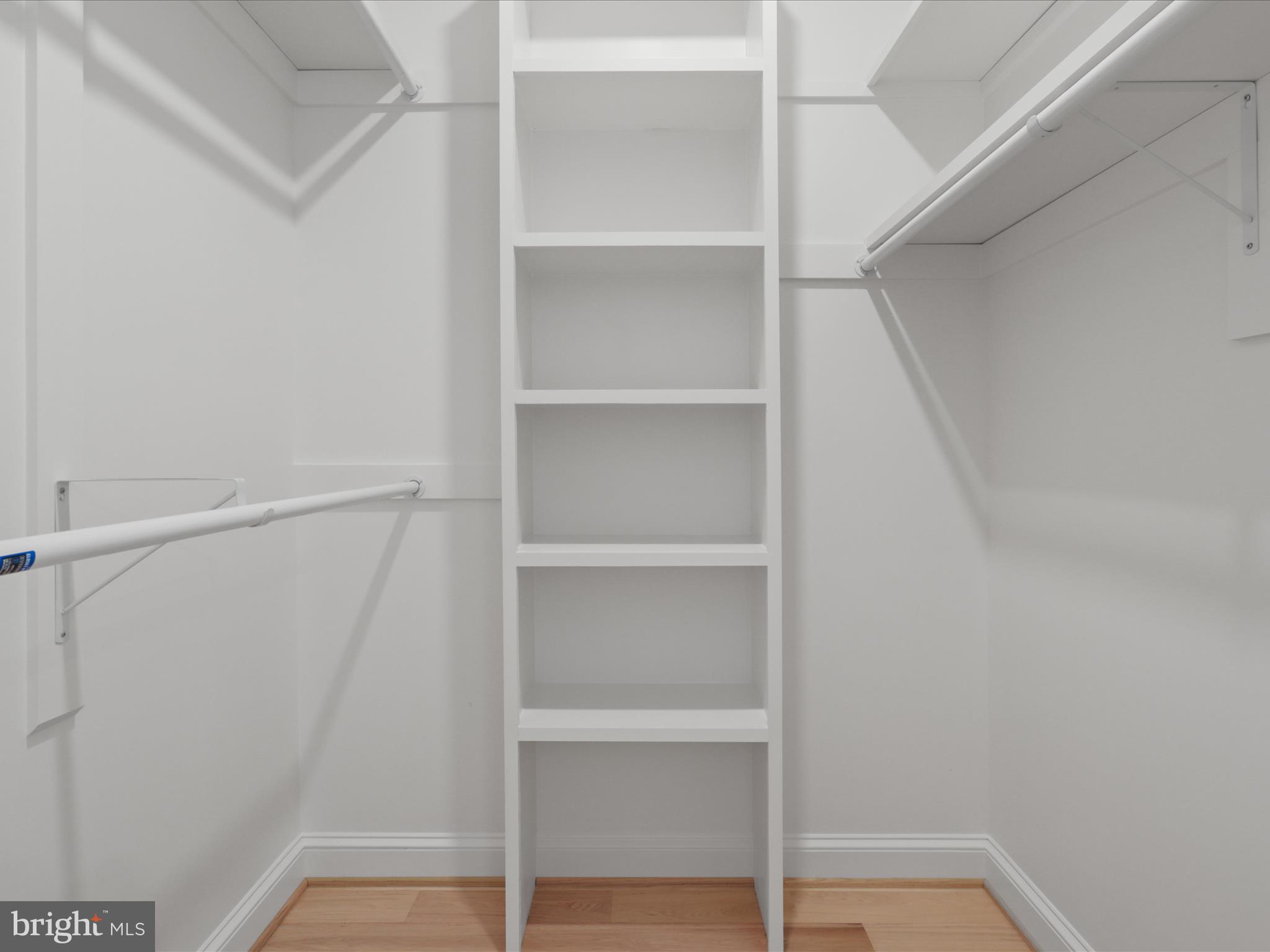 KINGS MANOR SCOTTS - Residential