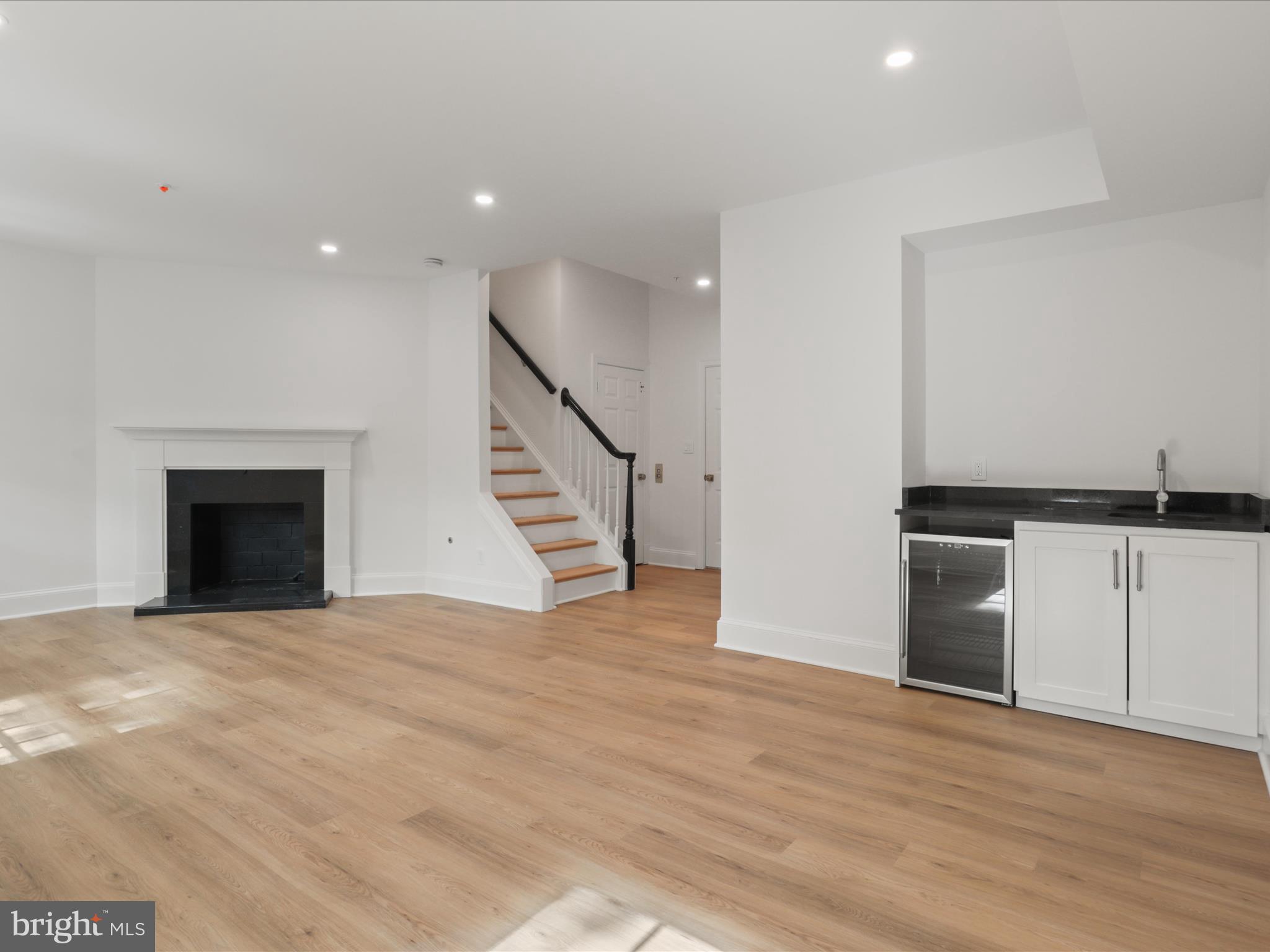 KINGS MANOR SCOTTS - Residential