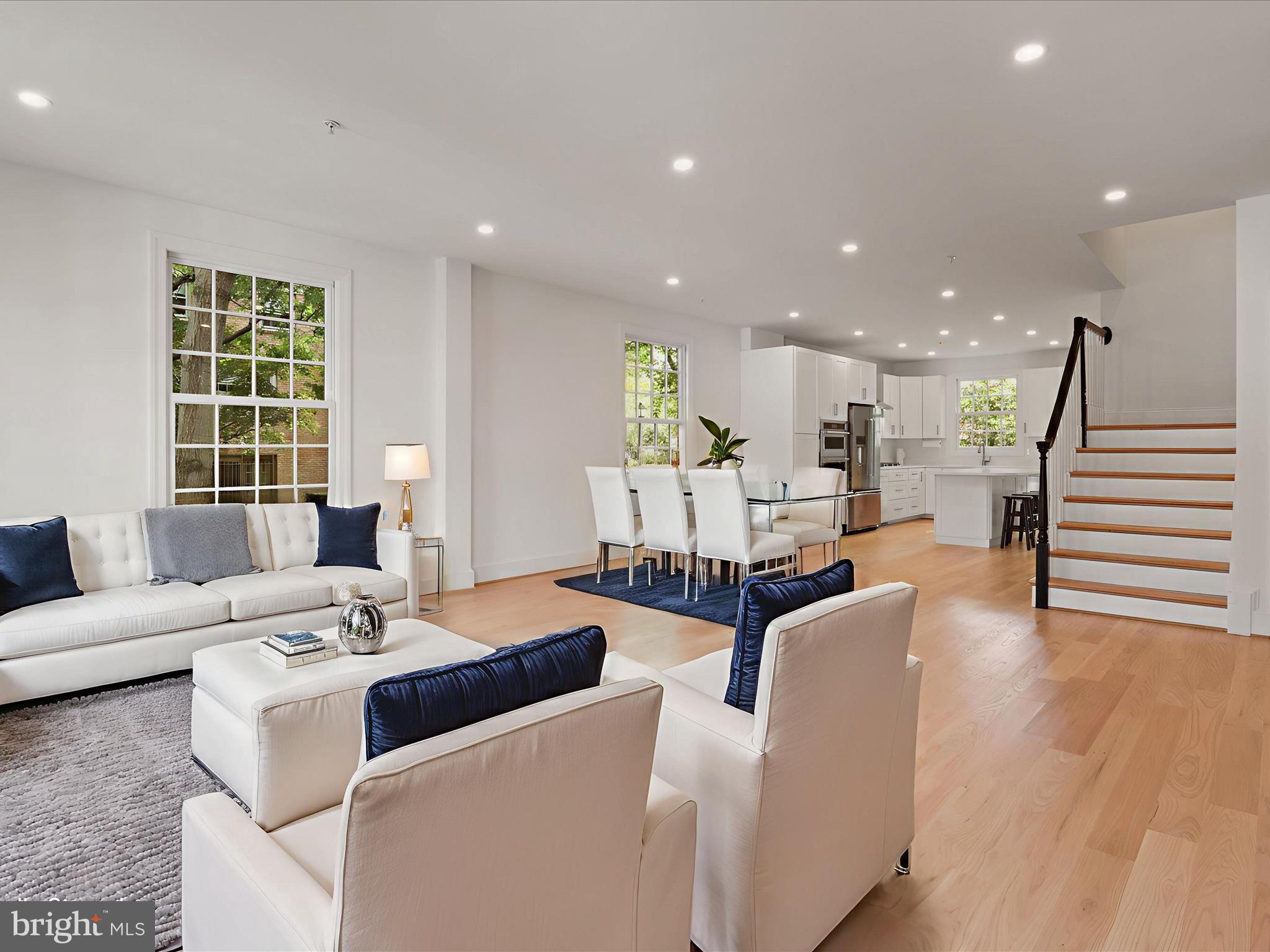 KINGS MANOR SCOTTS - Residential