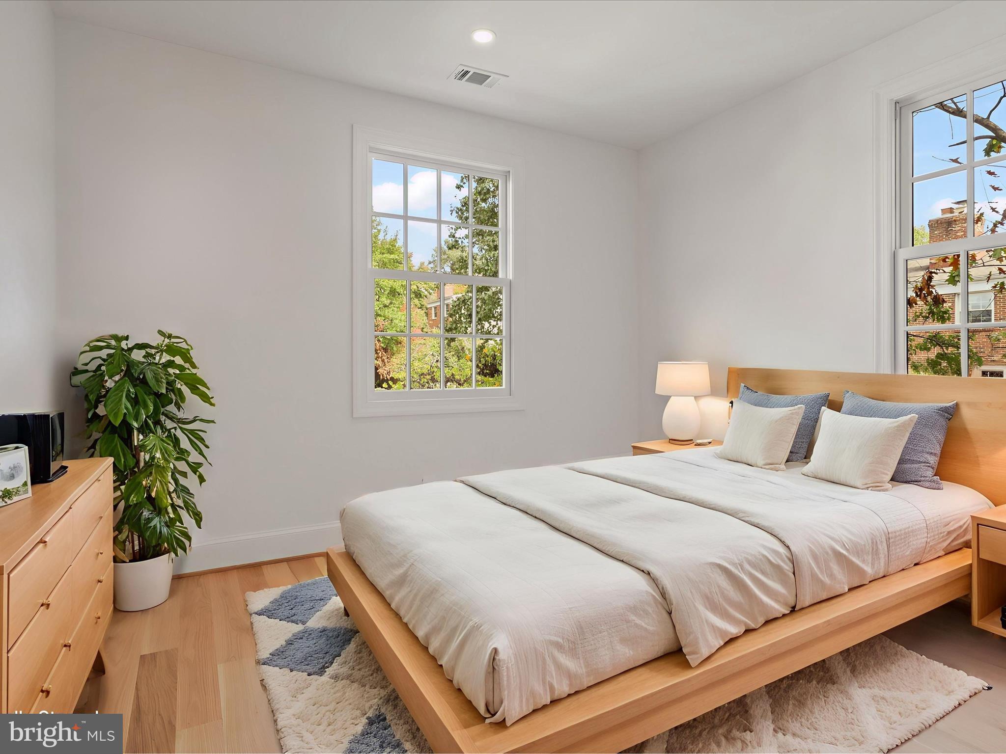 KINGS MANOR SCOTTS - Residential