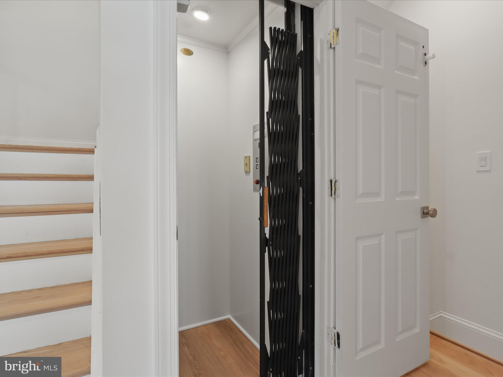 KINGS MANOR SCOTTS - Residential