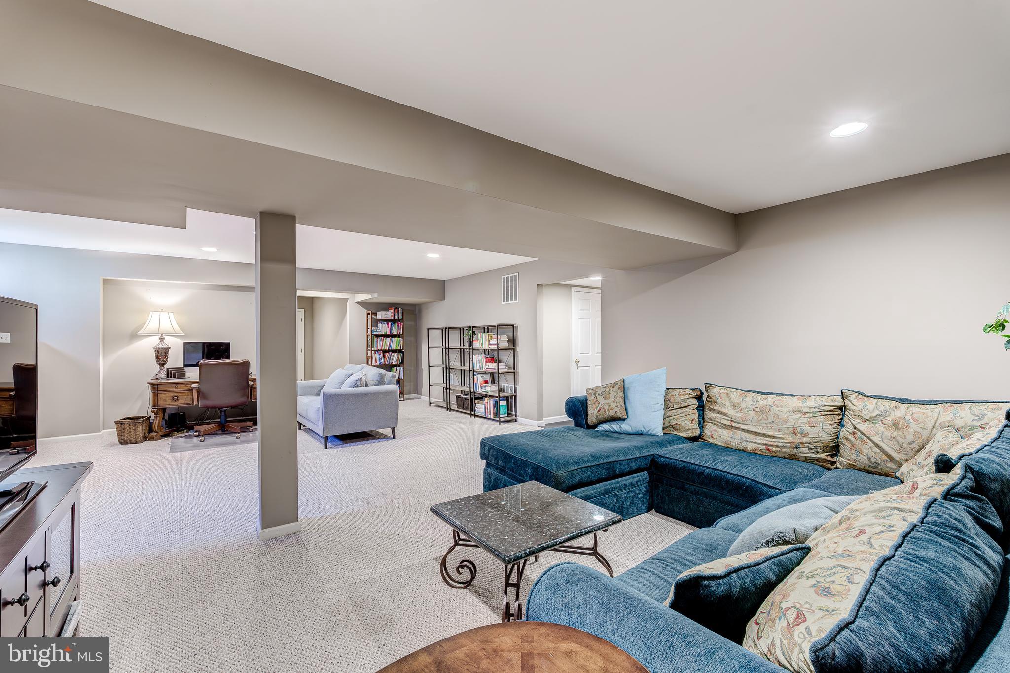 ASHBURN FARM - Residential