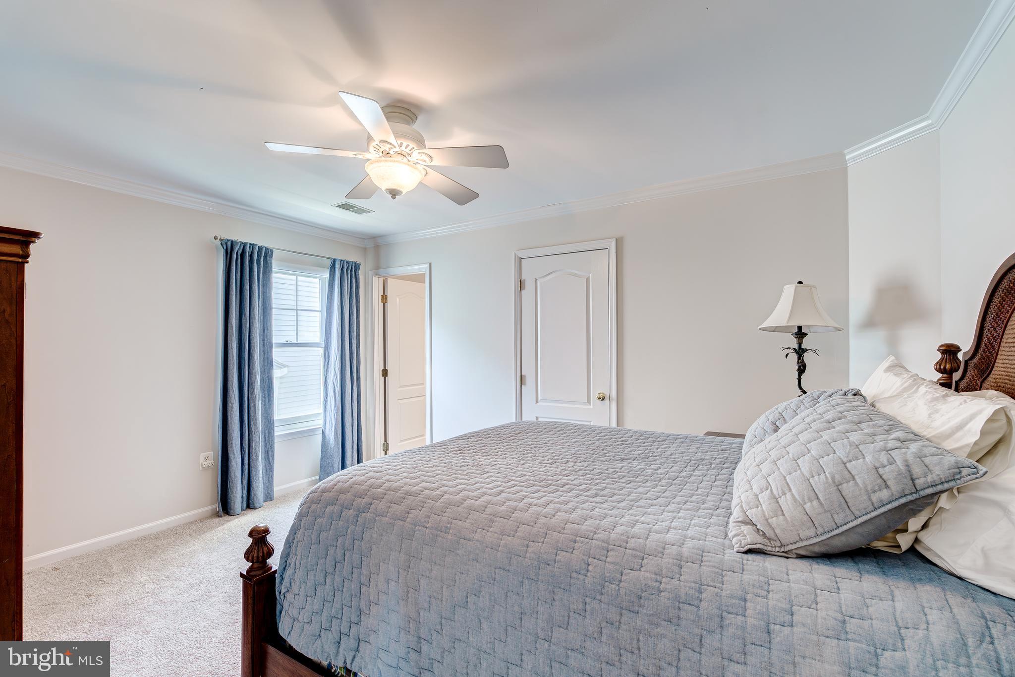 ASHBURN FARM - Residential