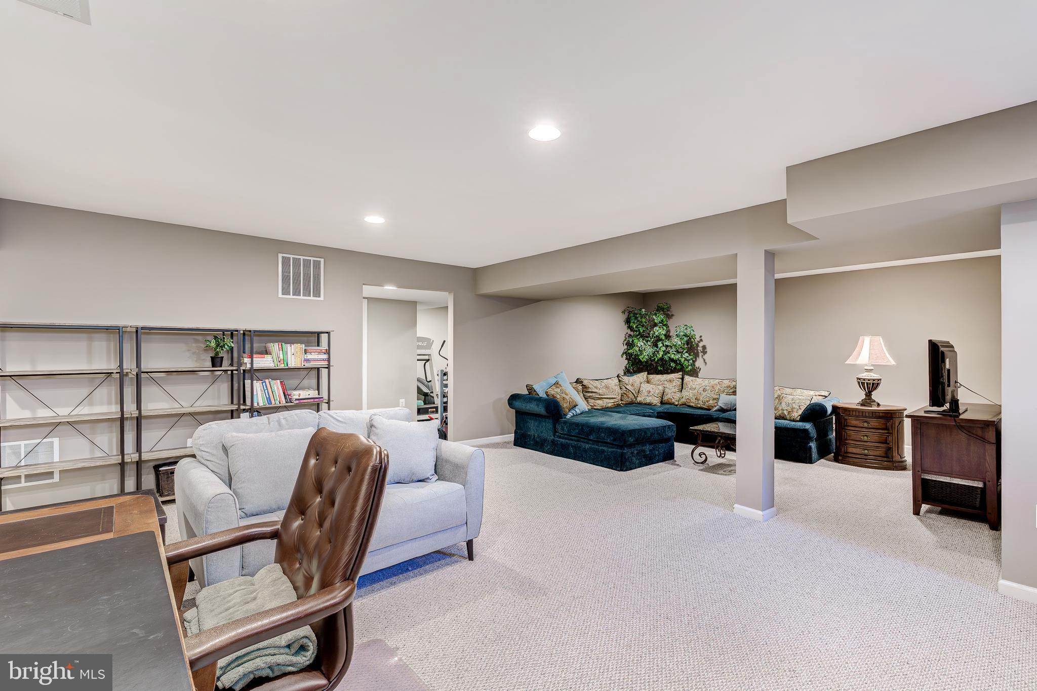 ASHBURN FARM - Residential