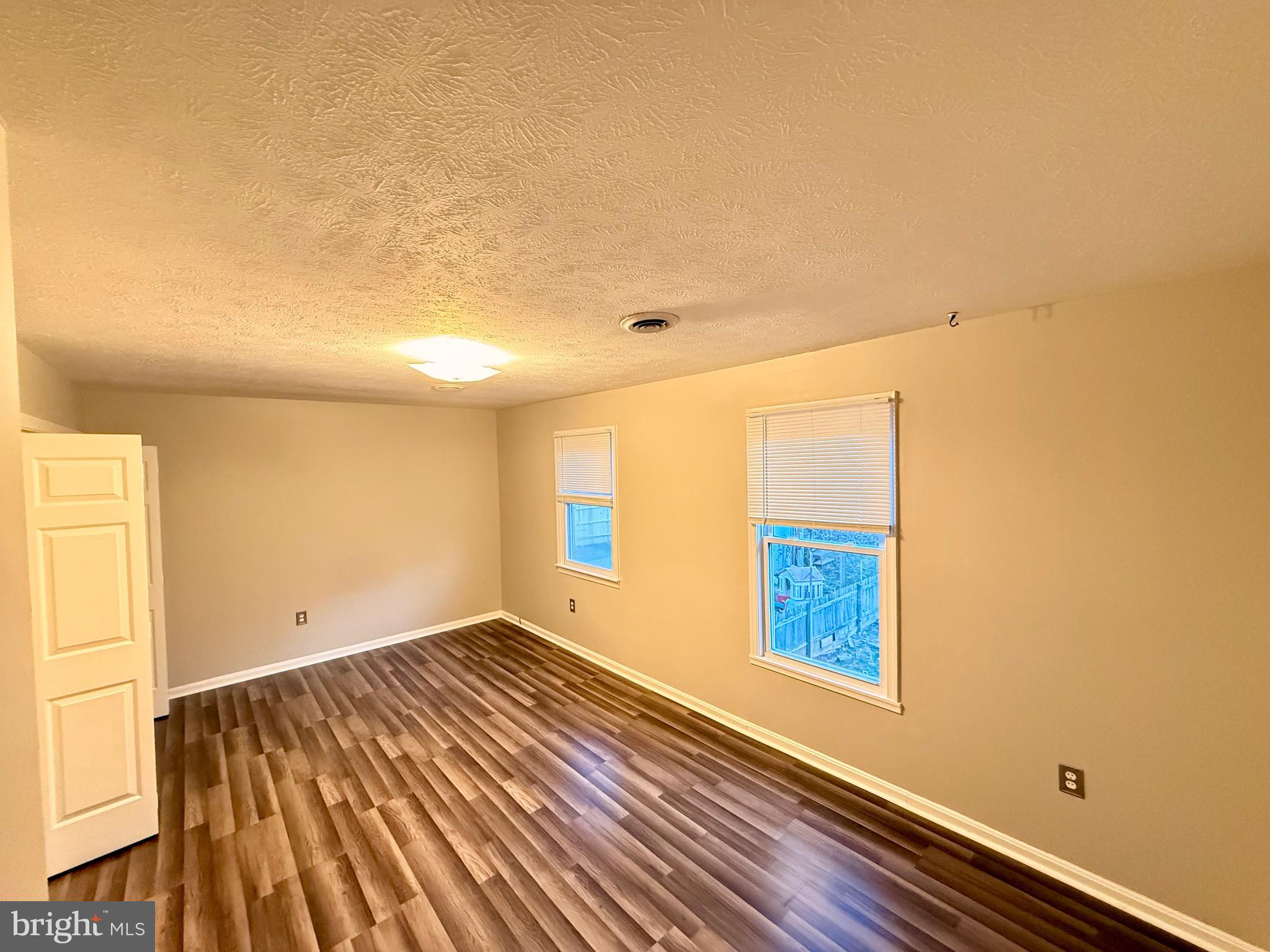 SOUTH RIVER - Residential