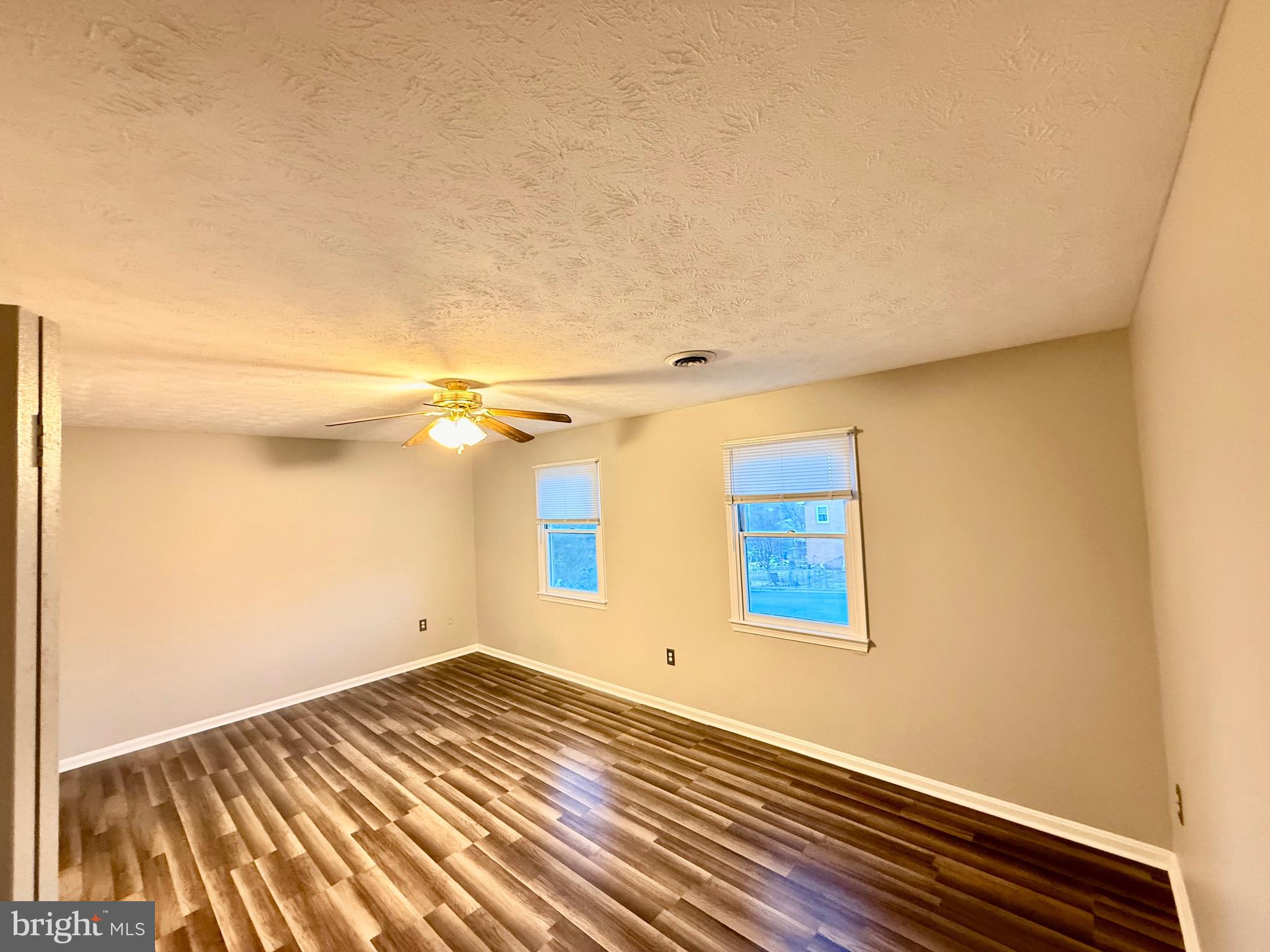 SOUTH RIVER - Residential