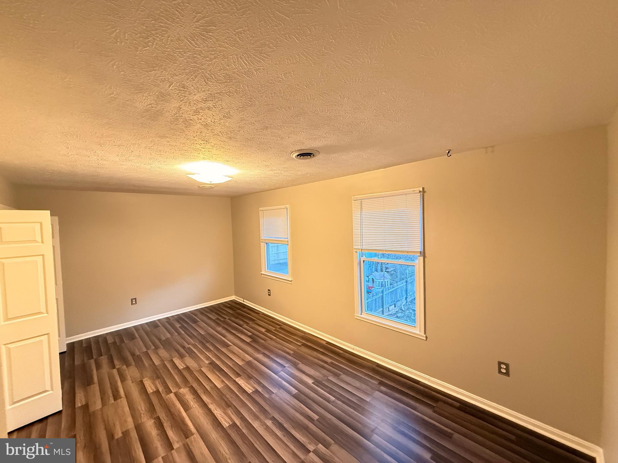 SOUTH RIVER - Residential