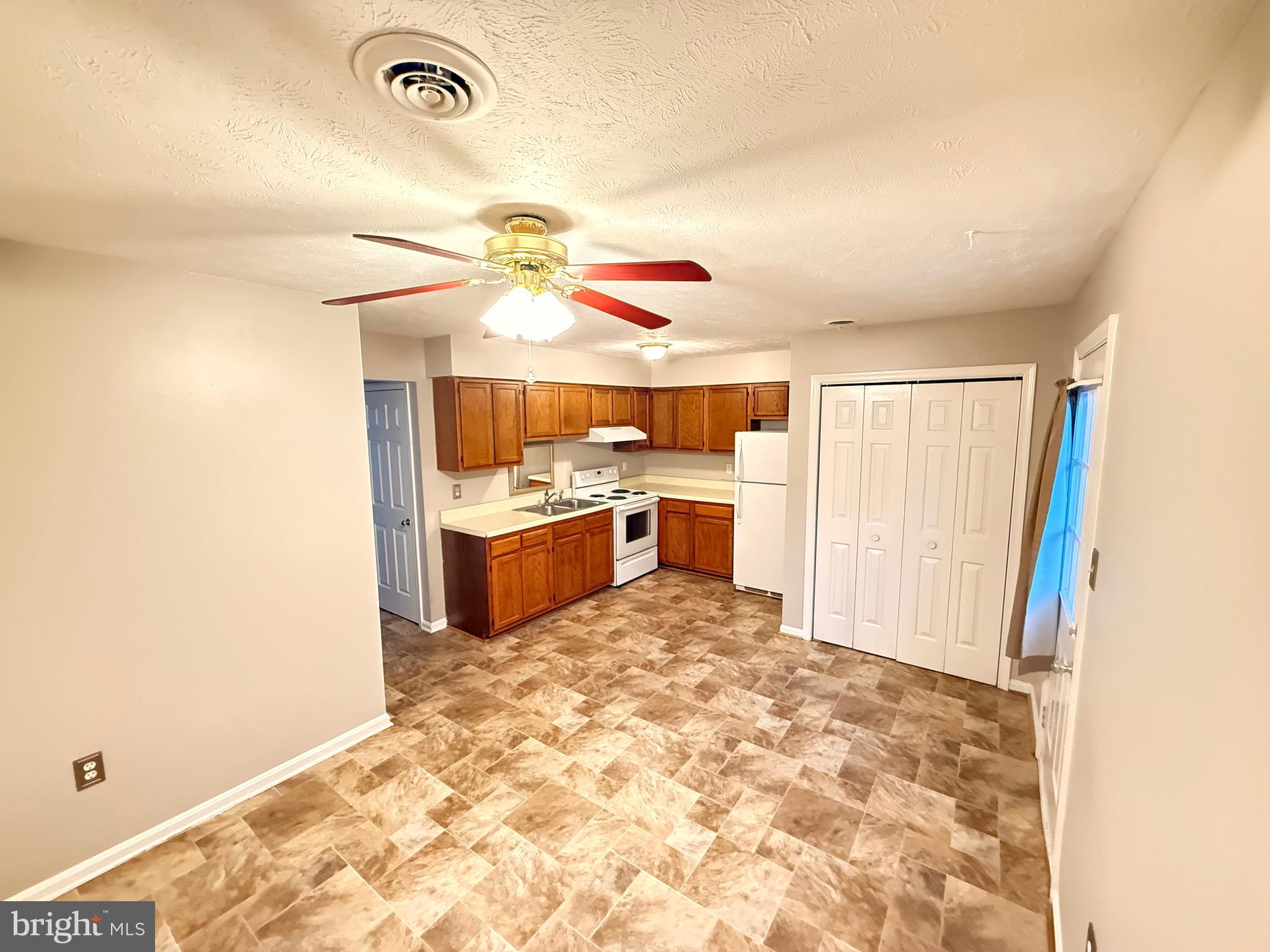 SOUTH RIVER - Residential