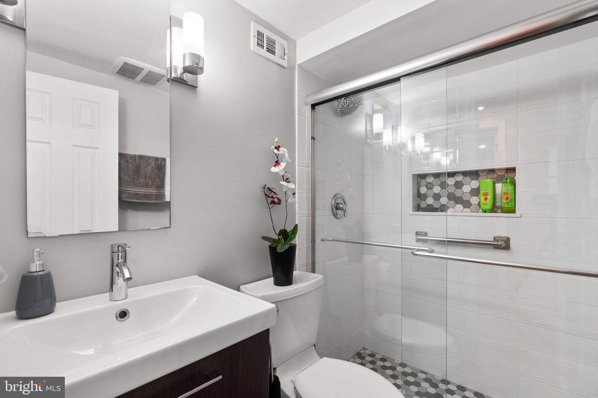 REGENCY ESTATES - Residential