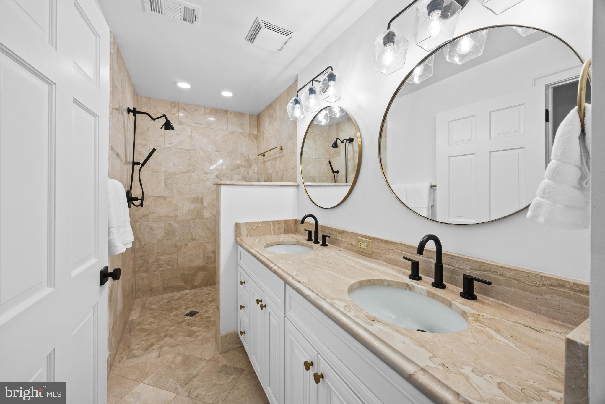 HARBORSIDE - Residential
