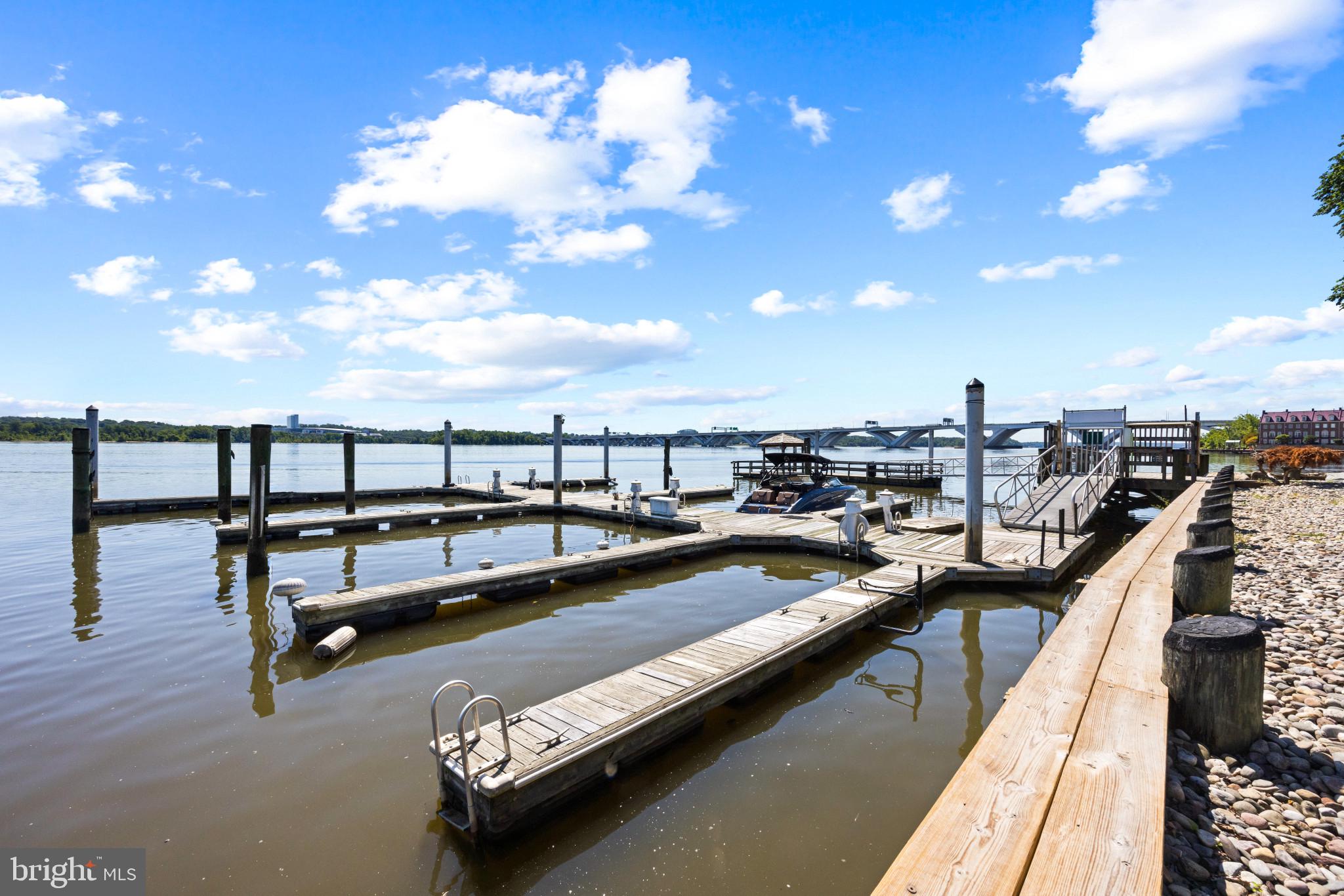 HARBORSIDE - Residential