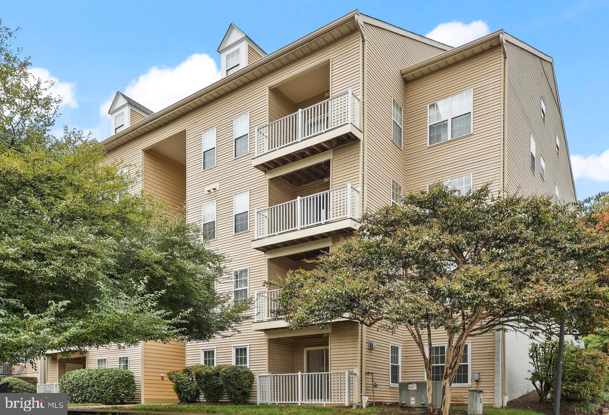 SUMMERHOUSE CONDO - Residential