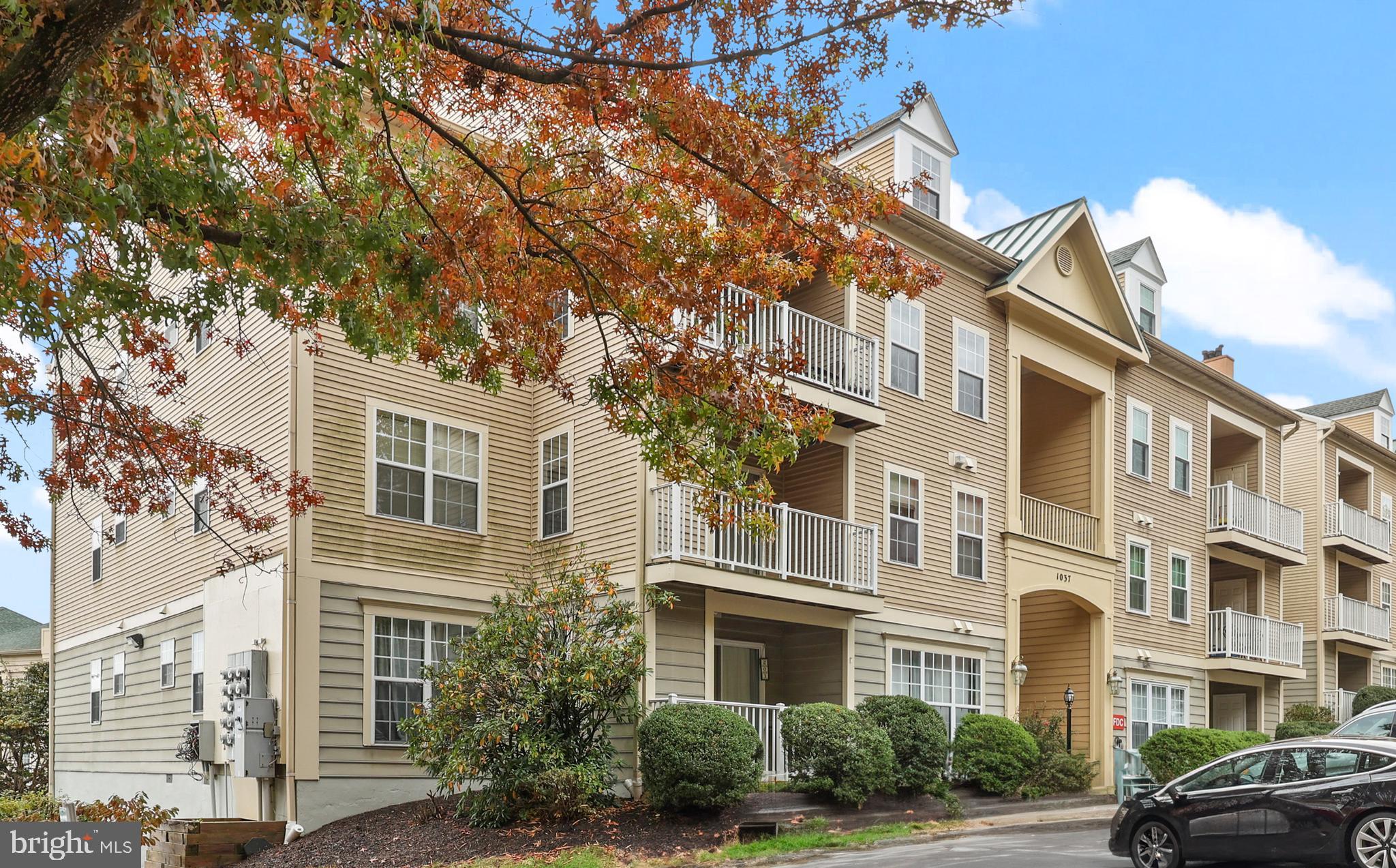 SUMMERHOUSE CONDO - Residential