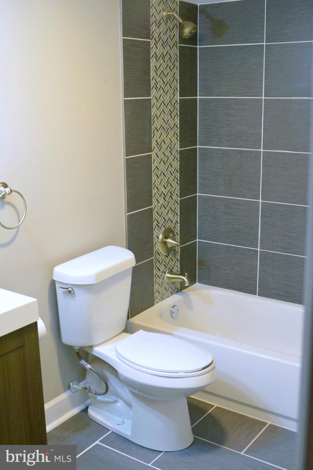 SUMMIT FARMS - Residential