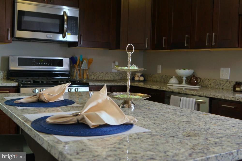 SUMMIT FARMS - Residential