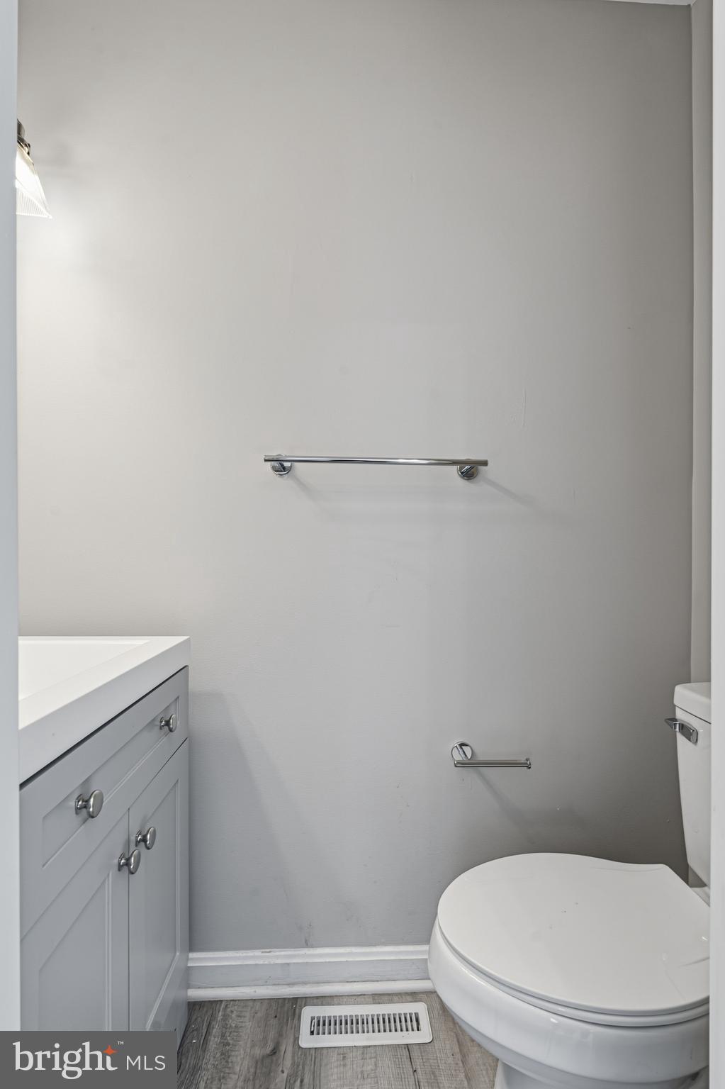 CONSTANT FRIENDSHIP - Residential Lease