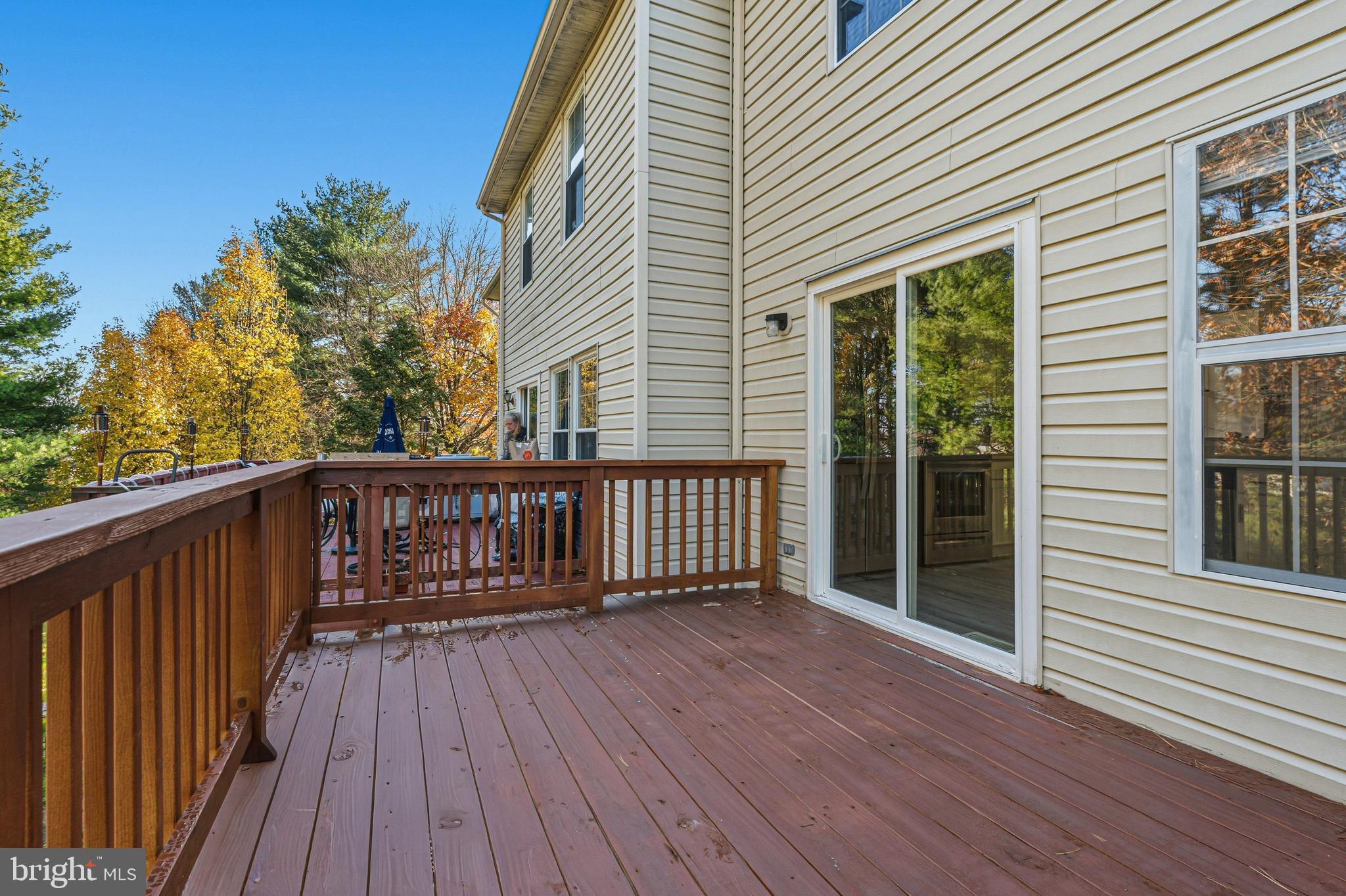 CONSTANT FRIENDSHIP - Residential Lease