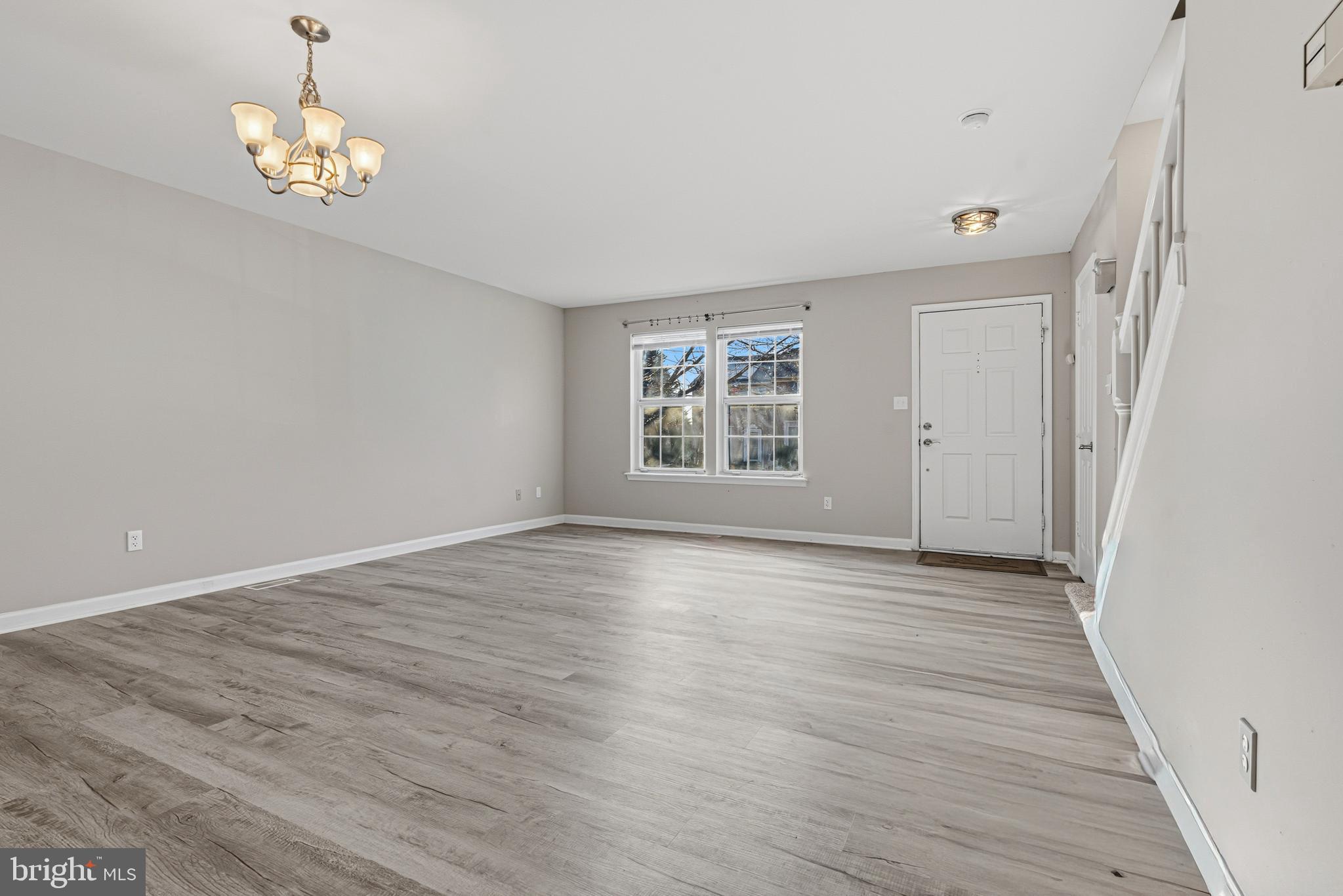 CONSTANT FRIENDSHIP - Residential Lease