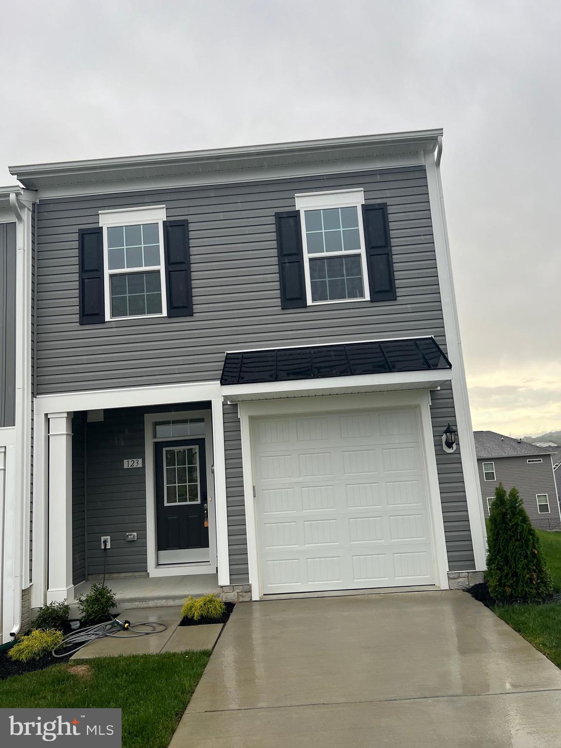 OVERLOOK AT RIVERSIDE - Residential Lease