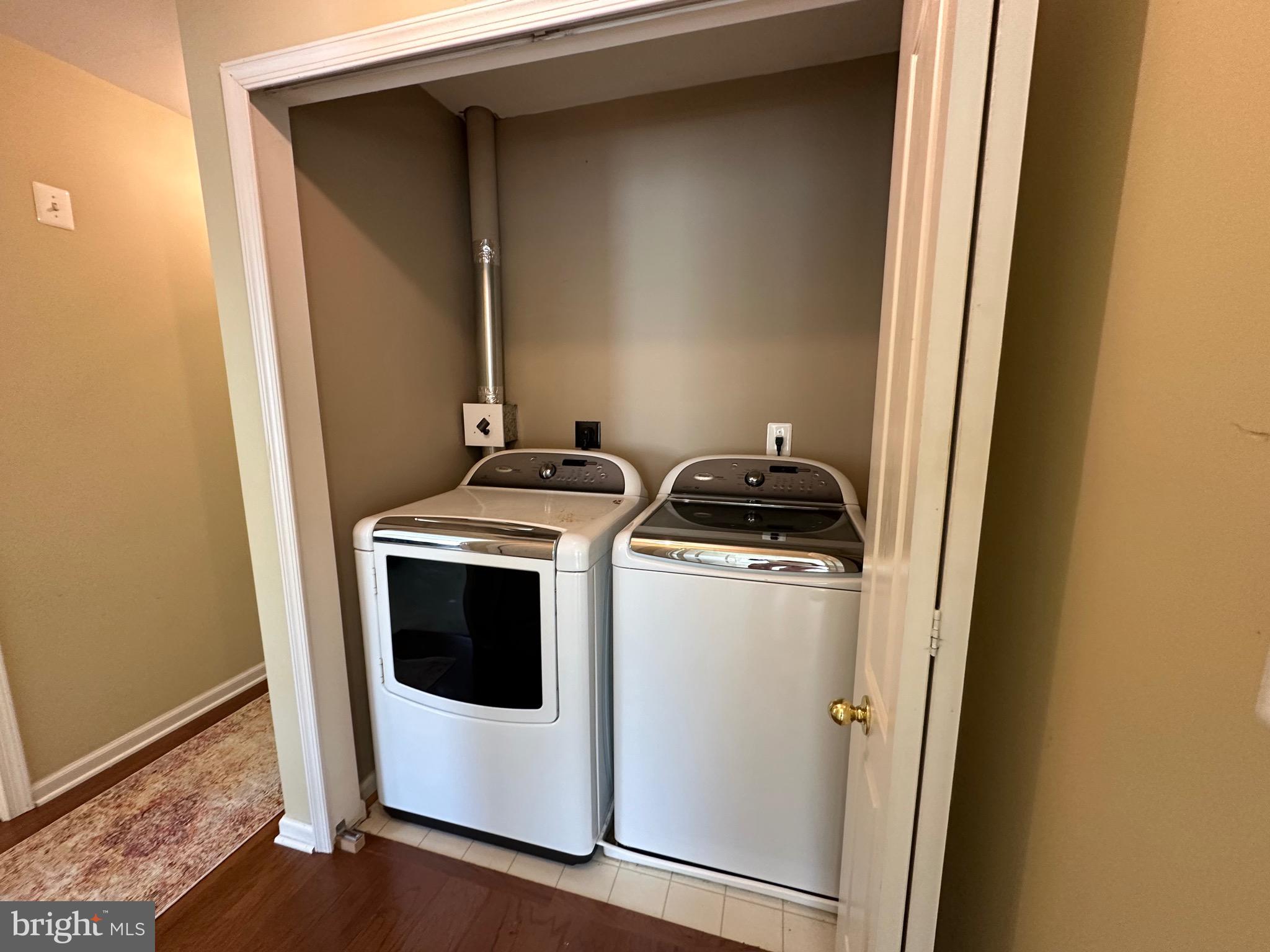 EASTON CLUB - Residential Lease