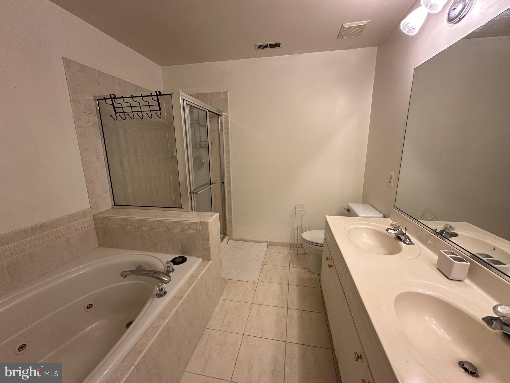 EASTON CLUB - Residential Lease